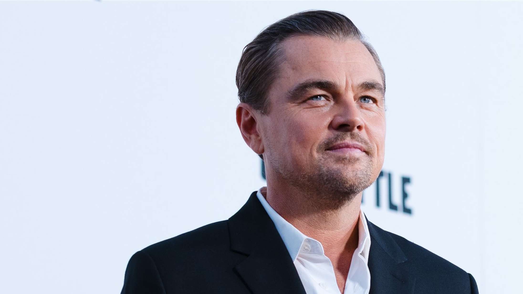 Leonardo DiCaprio kan alt, men vælger at være grim, dum og kikset – heldigvis!