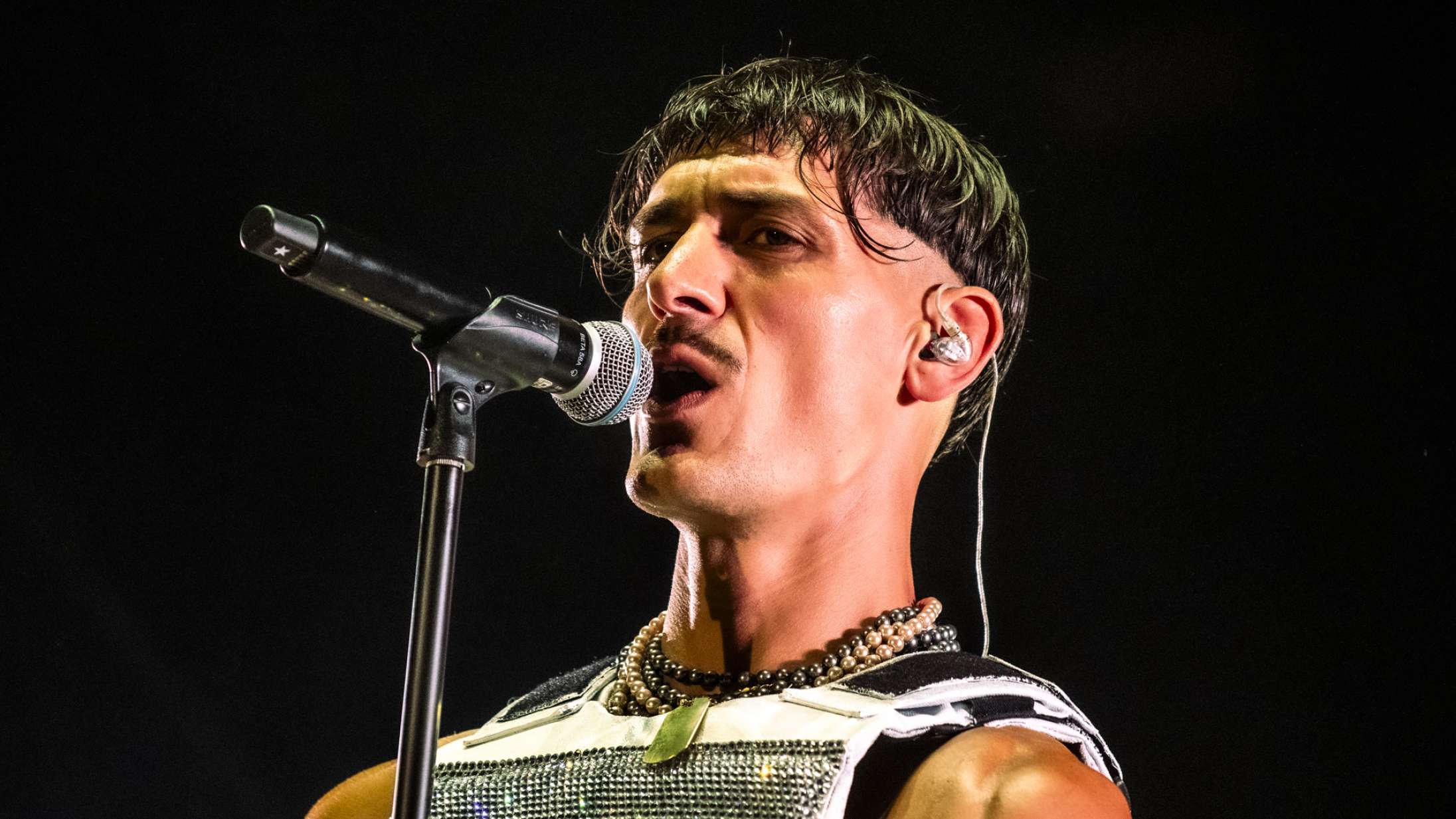 Tobias Rahims store koncert lugtede af genbrug – men i momenter viste han en ny side frem