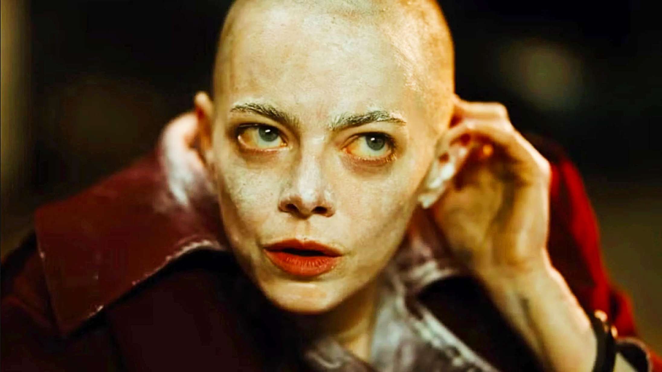 ’Bugonia’: Emma Stone og Jesse Plemons er indsmurt i hjernemasse og creme i Yorgos Lanthimos’ syrede eventyrversion af en subreddit