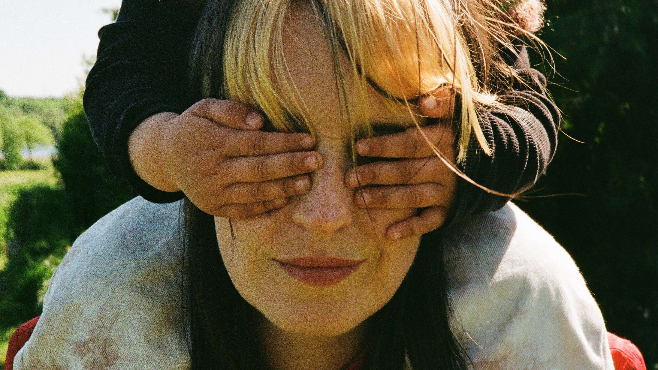 Selina Gin leverer en udstrakt langfinger til den danske musikindustri på ’I Memorize Your Face, ’Cause It Changes All the Time’