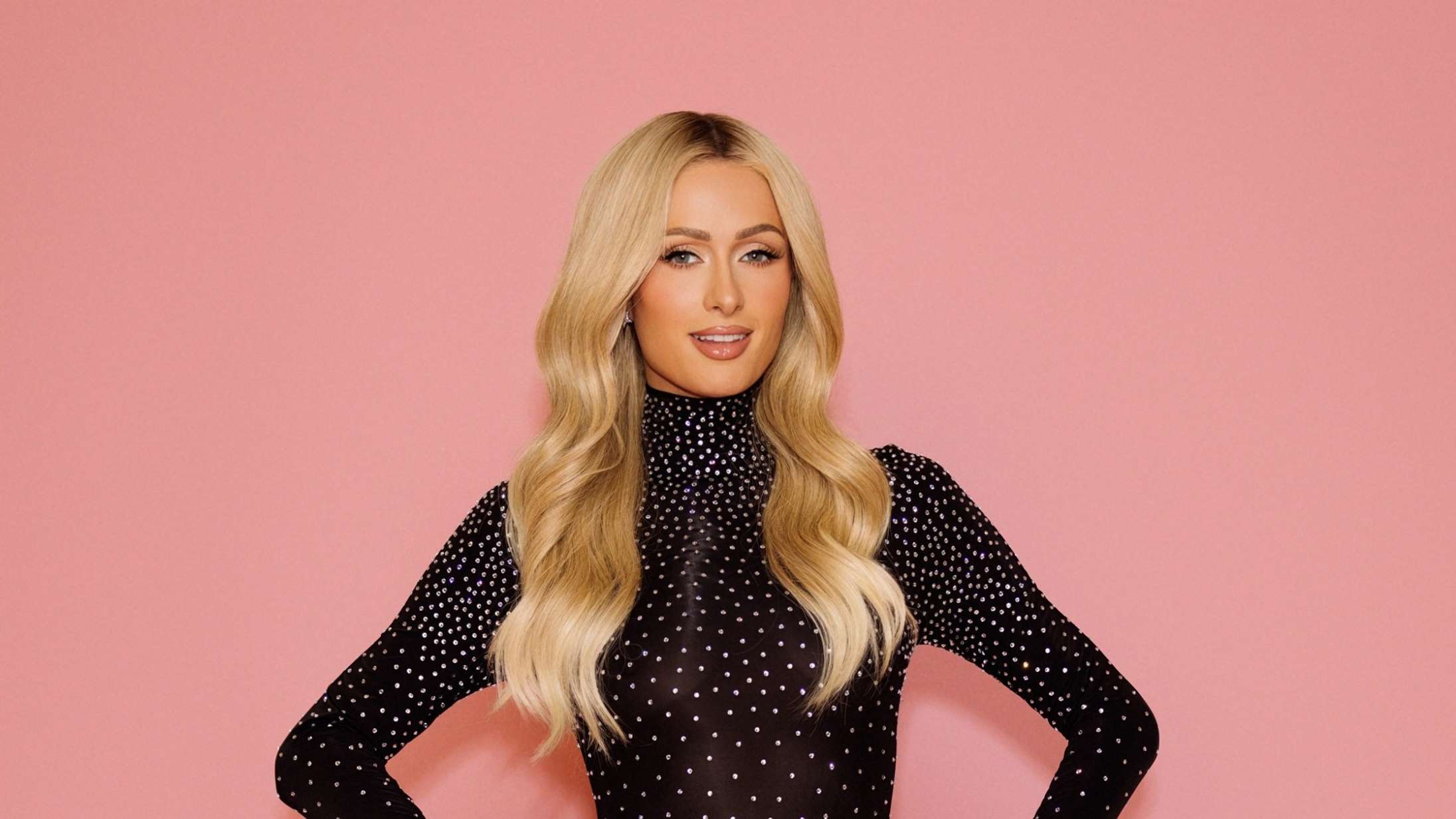 Paris Hiltons liv bliver til en A24-serie – kendt søskendepar står bag