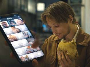 ’Se gennem Aske’: Glimrende dansk debutfilm bør skaffe ungt ...