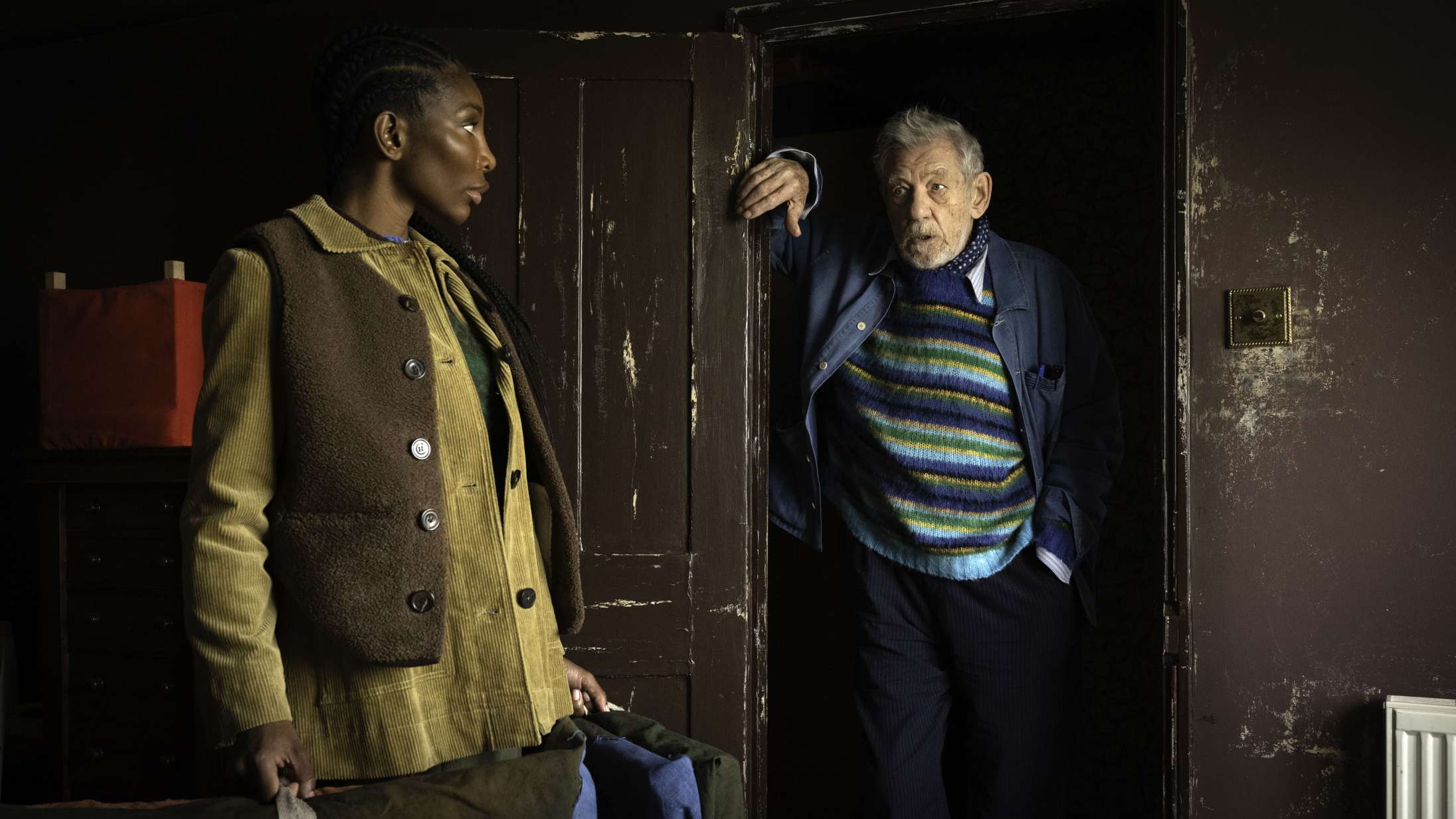 Ian McKellen storroses for rolle i Steven Soderberghs nye film – se traileren til ‘The Christophers’