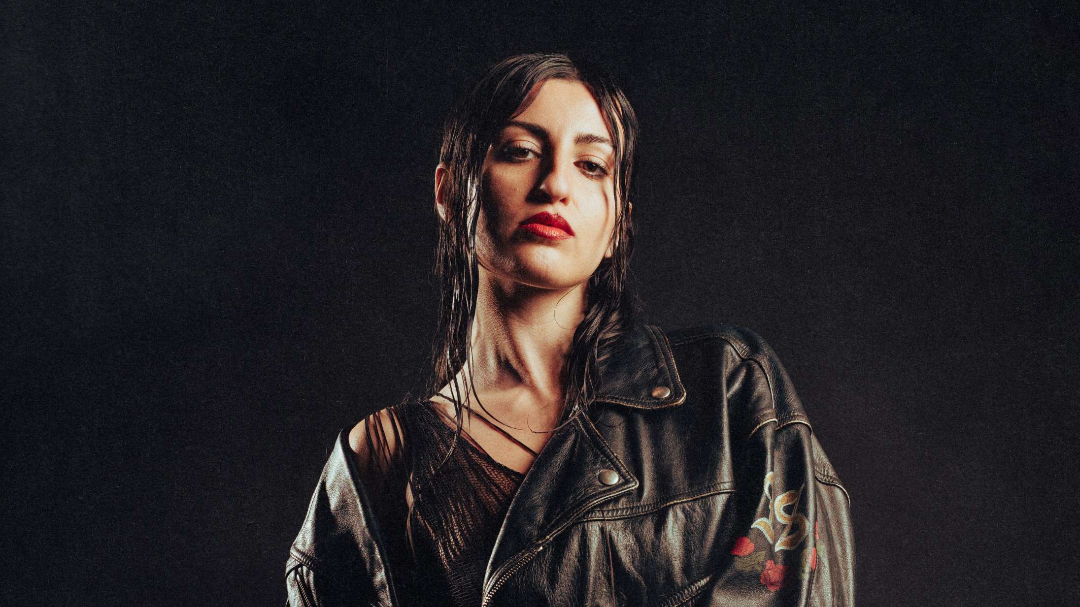 Ilmas udgivelsesstrategi ligner intet andet i dansk musik: »Det er blevet så systematisk. Og det er vi fucking trætte af«