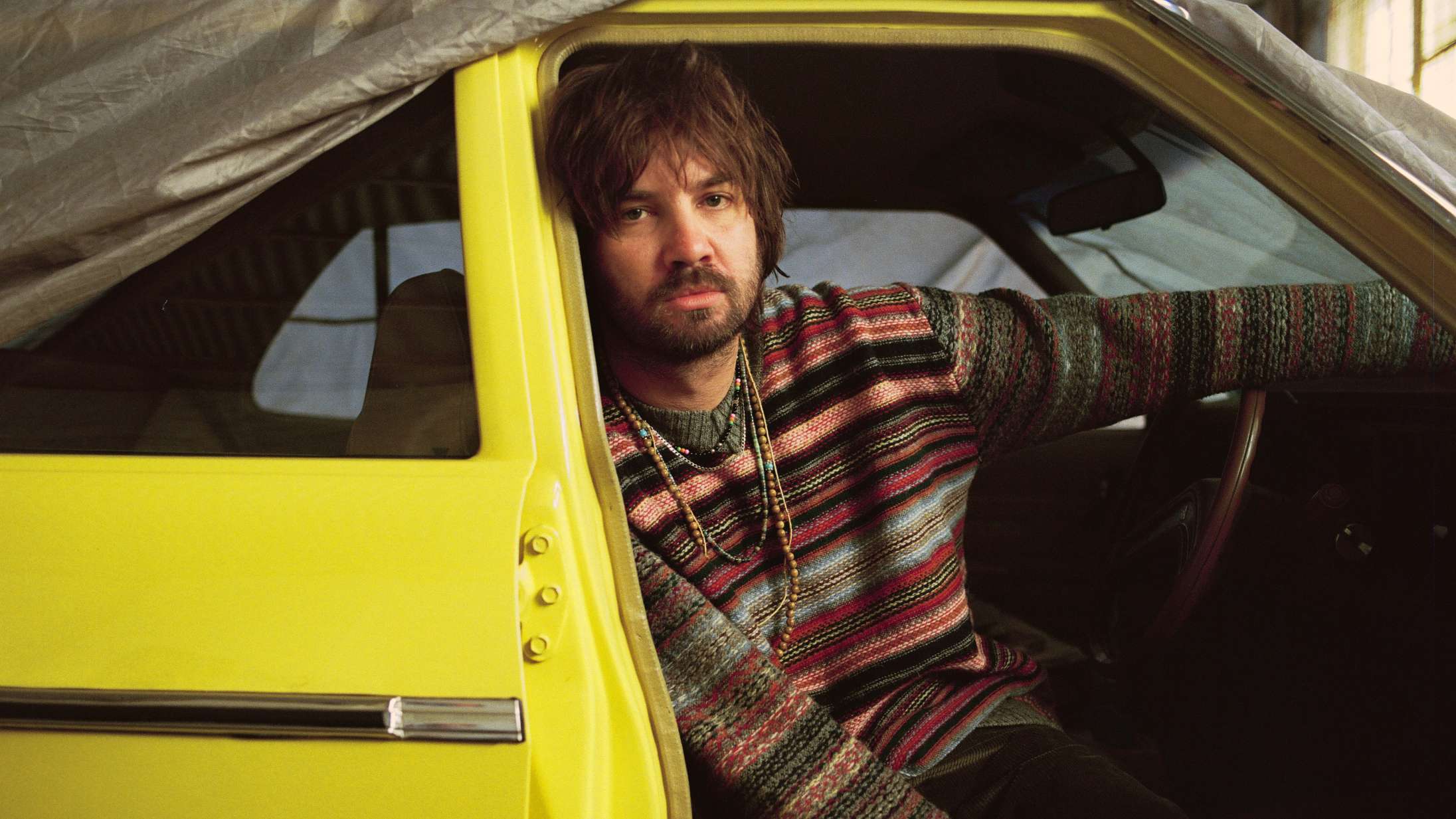 10 år gammelt hovedværk hænger over Tame Impala som en skærende sol på ‘Deadbeat’