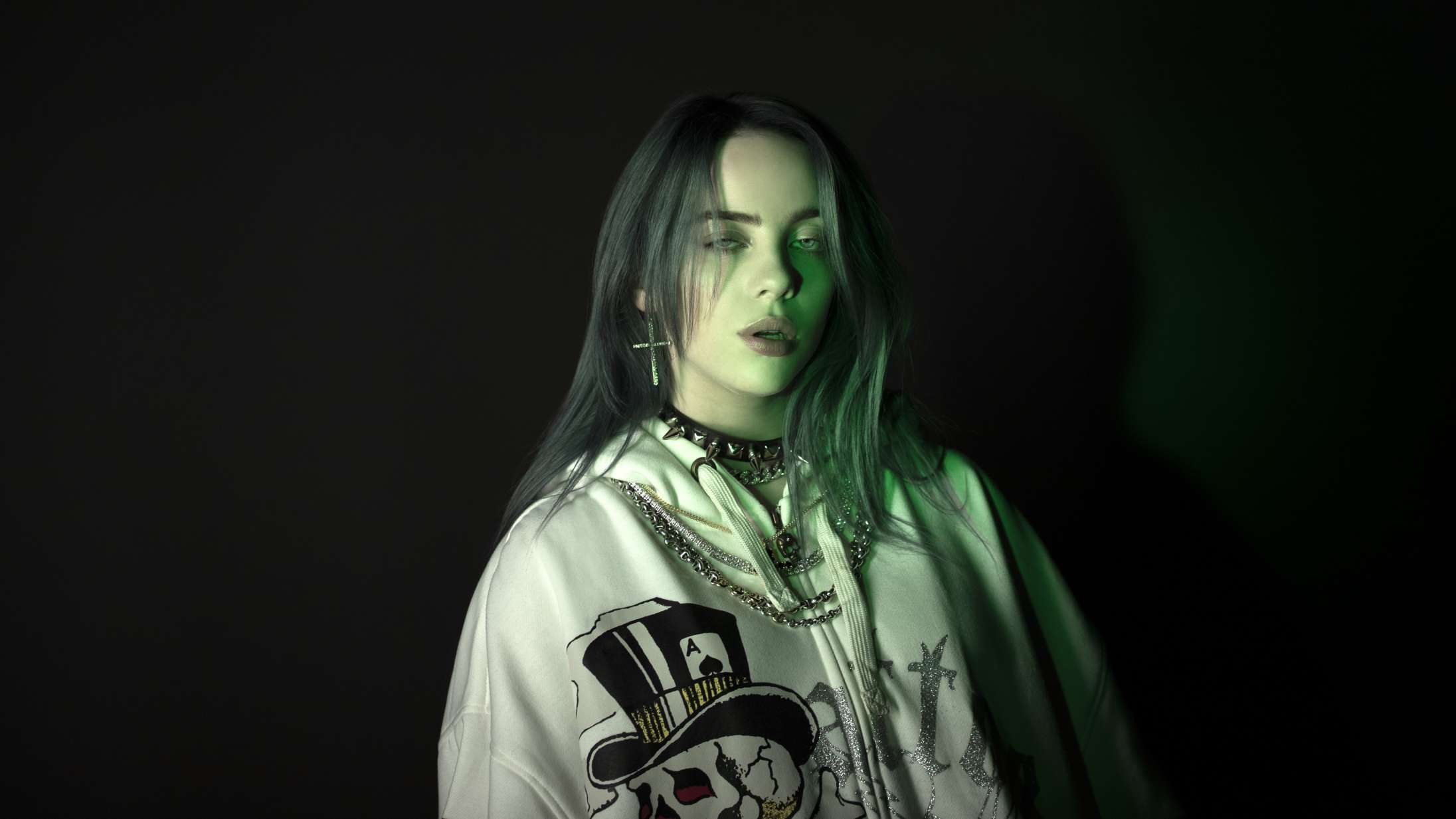 Billie Eilish og Phoebe Bridgers lægger stemme til emoheltes nye gyserkortfilm