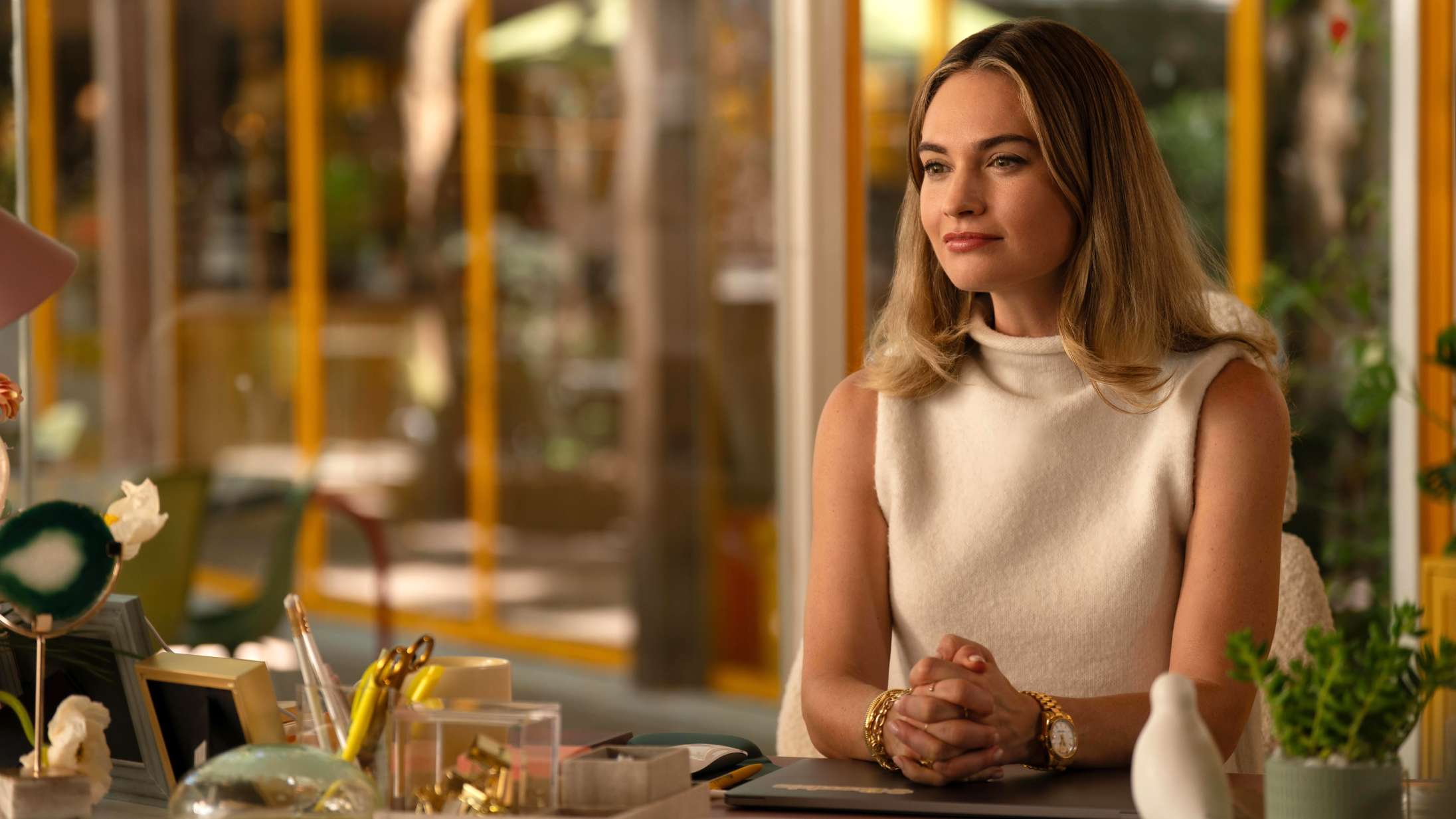 ’Swiped’: Man krummer tæer over de ulidelige tech-bros i filmen om Tinders kvindelige medstifter