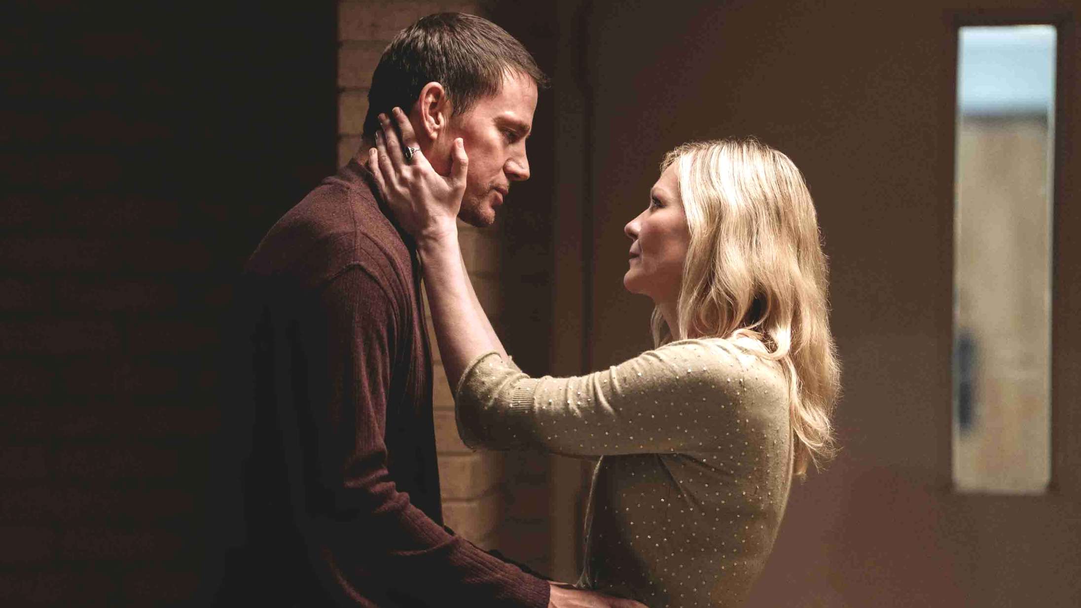 ’Roofman’: Man falder for Kirsten Dunst, Channing Tatum og hans mundkusse-skæg i underlig røver-romcom