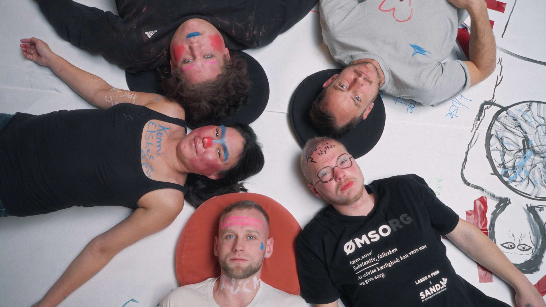 ’Giv os en chance’: Kan psykiatriens nye medicin virkelig være … kunst og fællesskab?