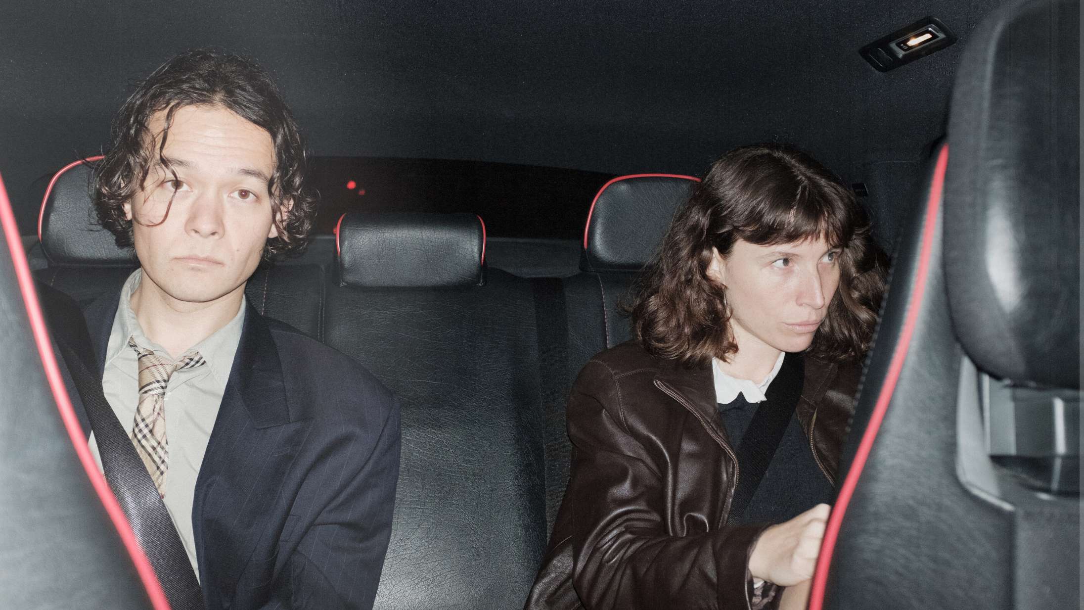 Ugens Top Tracks: Selv navnet på colaflasken er en hånlig påmindelse i storslået dansk duet