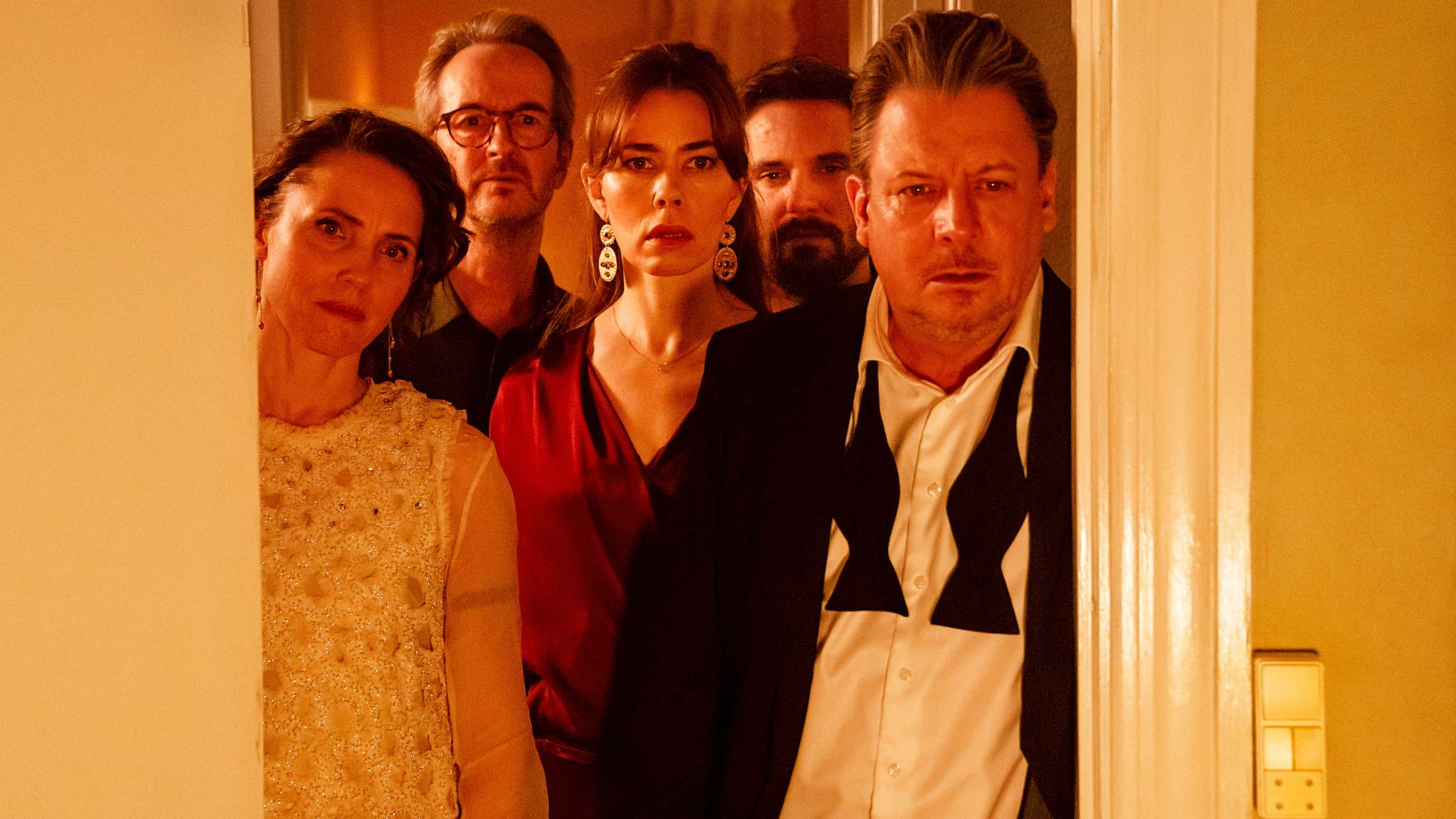 ’Det nye år’: Paprika Steens sjove og sørgelige nytårsfilm kan sagtens ses every year, James