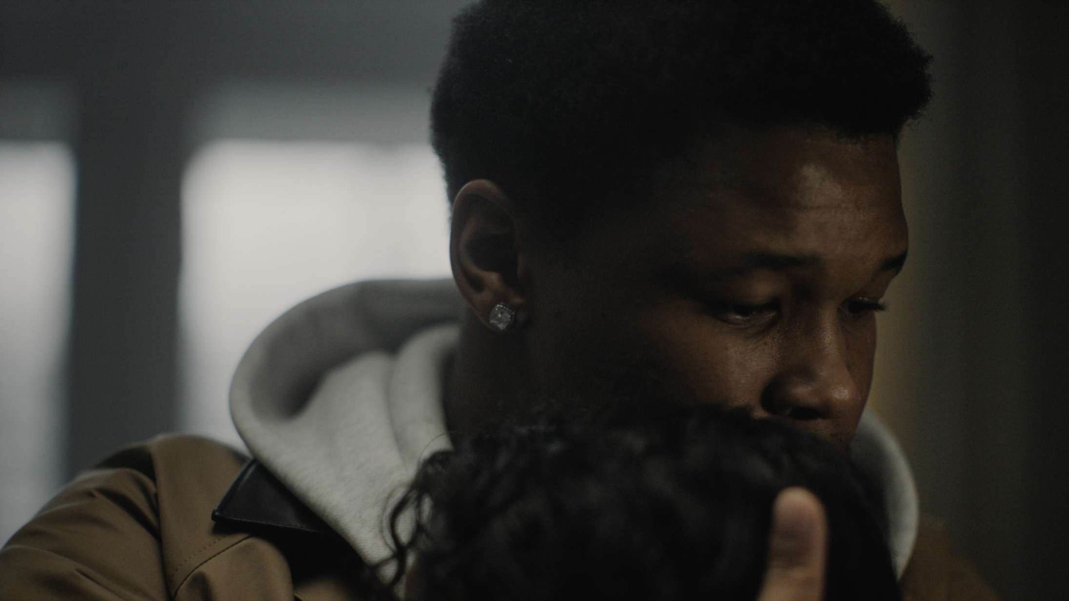 Fortvivlelse og forelskelse flyder sammen på danske Fazas medrivende debutalbum