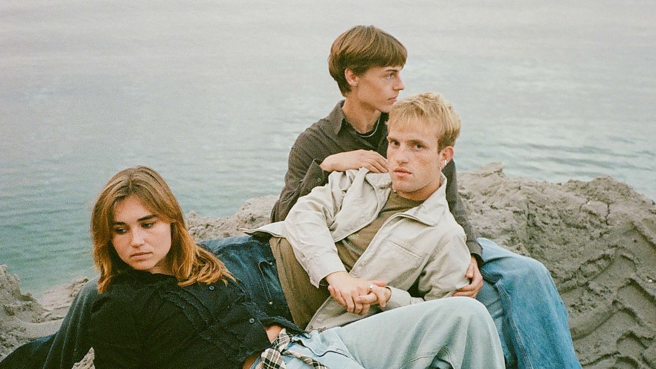 Premiere: Kayak lader sig ikke sætte i bås på den Springsteen-klingende ‘Ind i solen’