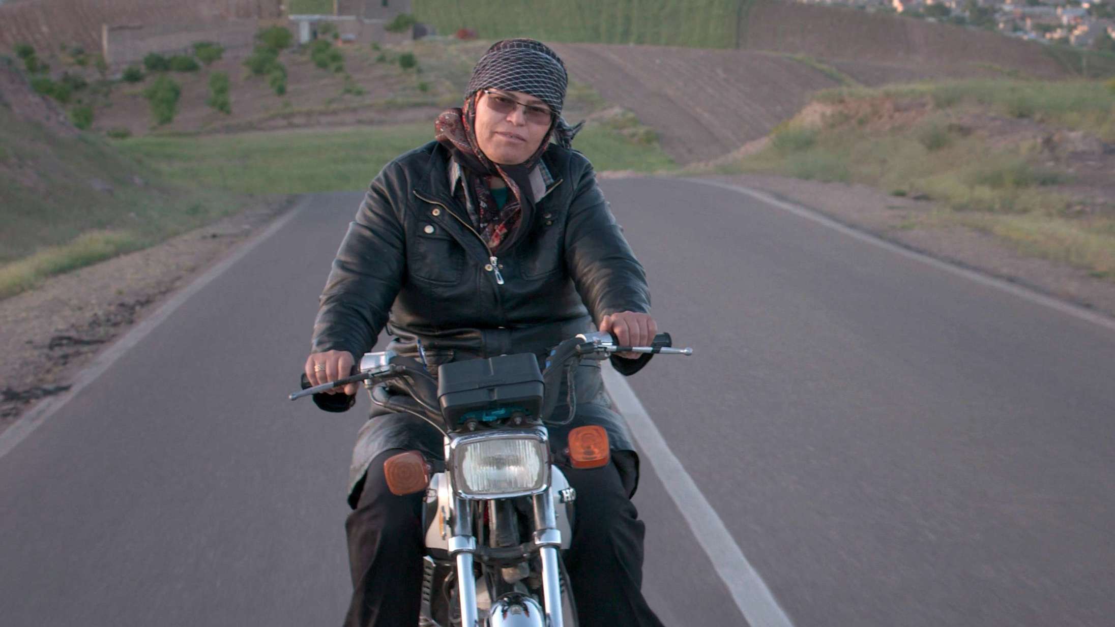 ’Saras stempel’: Kvindelig lokalpolitiker kører kværn og bryder grænser i modig iransk dokumentar