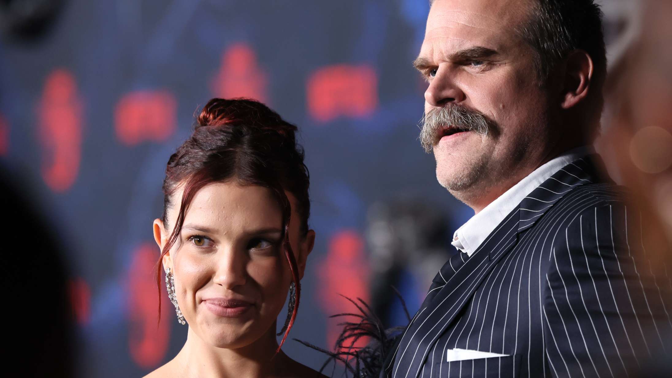 Efter konfliktrygter: David Harbour og Millie Bobby Brown spiller igen far og datter i kommende Netflix-serie
