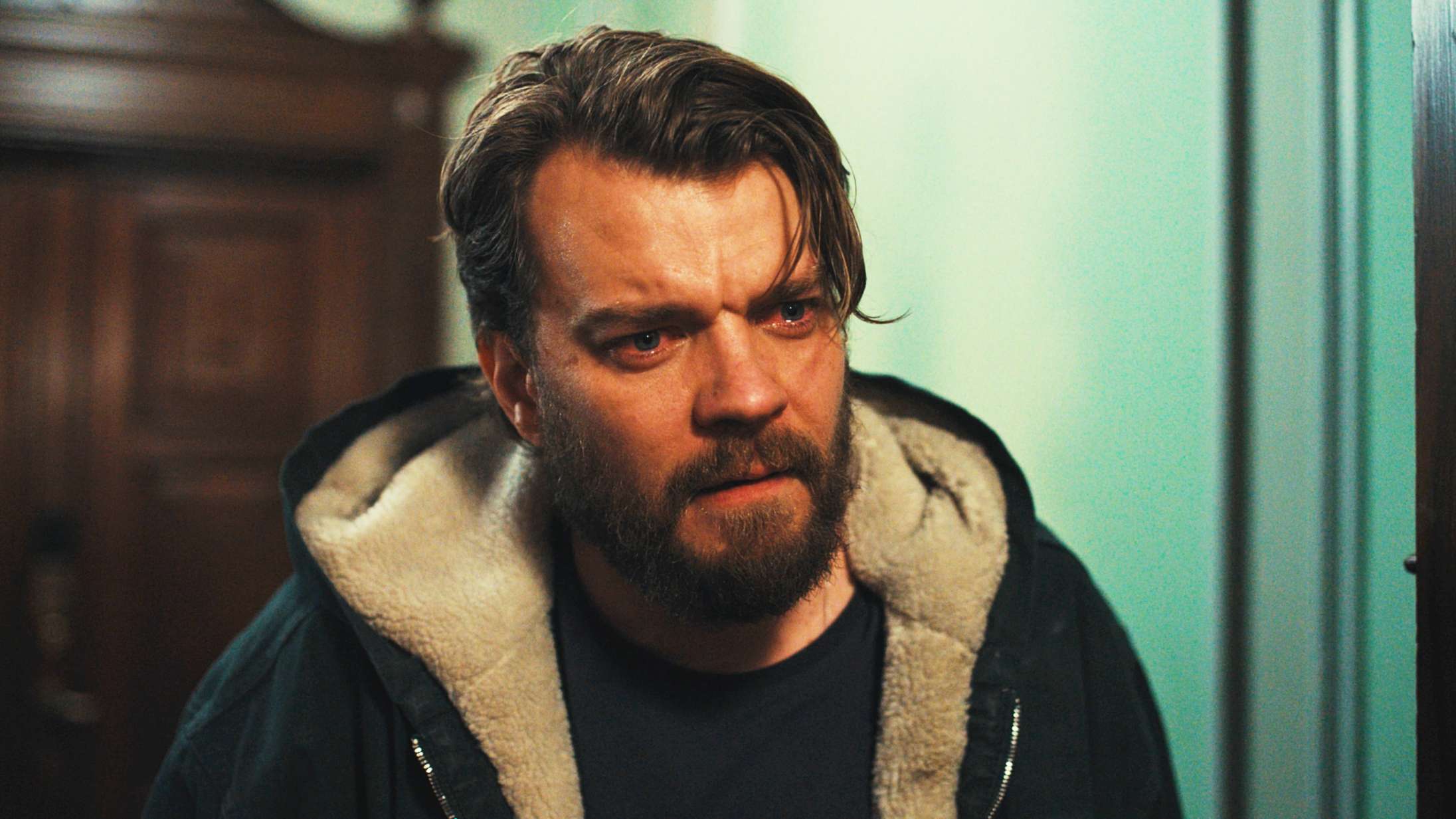 ‘Den gode stemning’: Pilou Asbæk og Iben Hjejle har sjældent lyst stærkere end i årets danske julemirakel