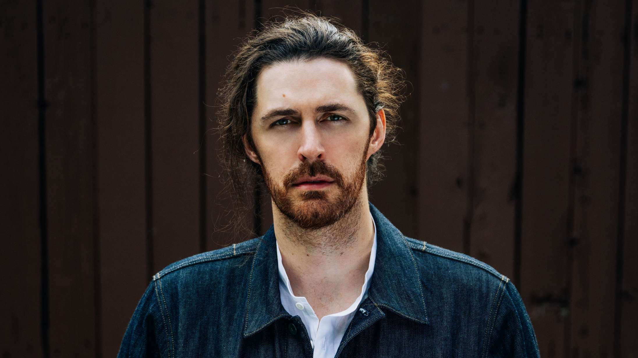 Det siges, at han skrev nummeret efter et breakup, og jeg kan ikke forestille mig andet, end at hun kom krybende tilbage