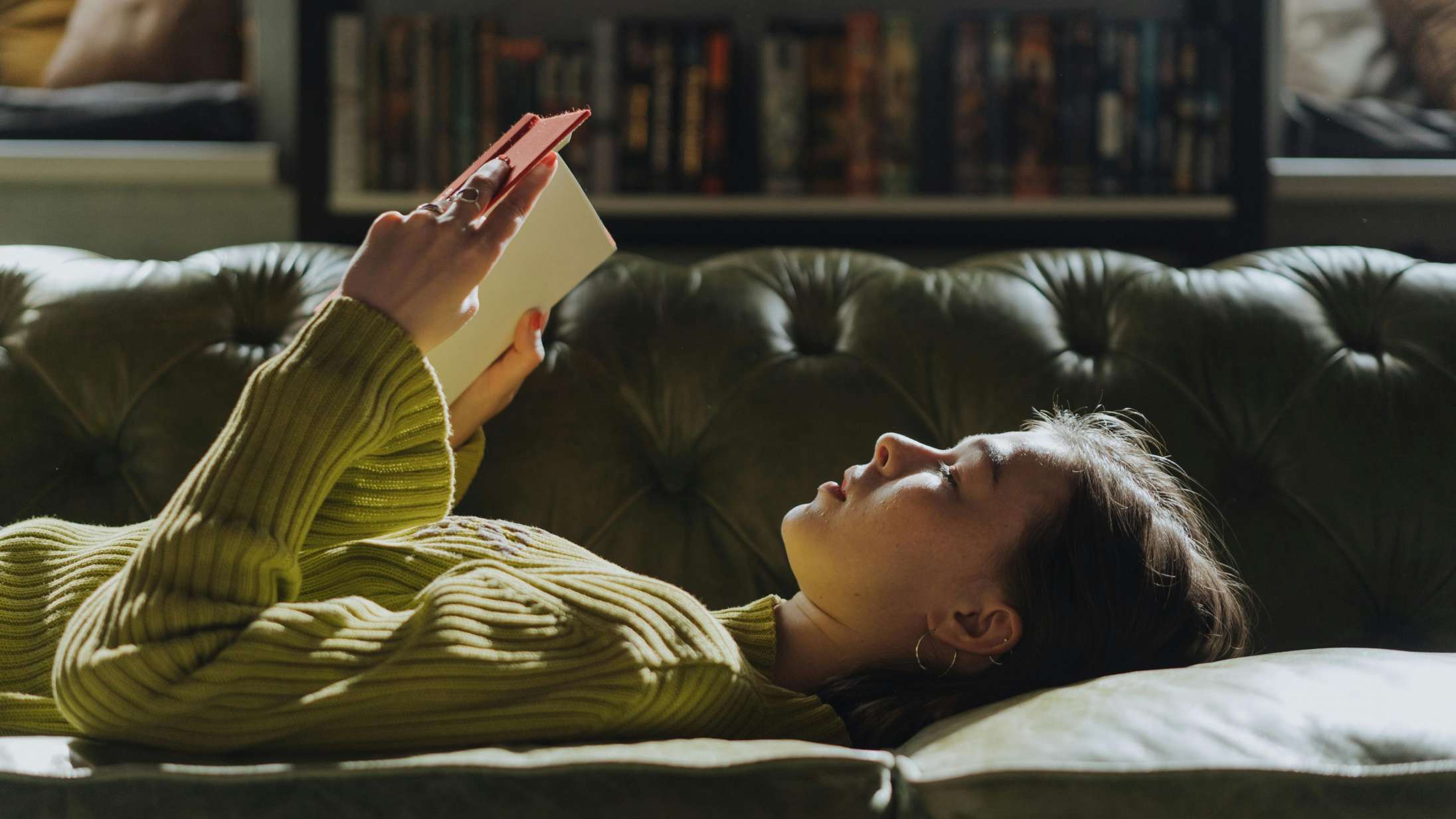 A Bookish Little Christmas: Her er julens store boggave-guide