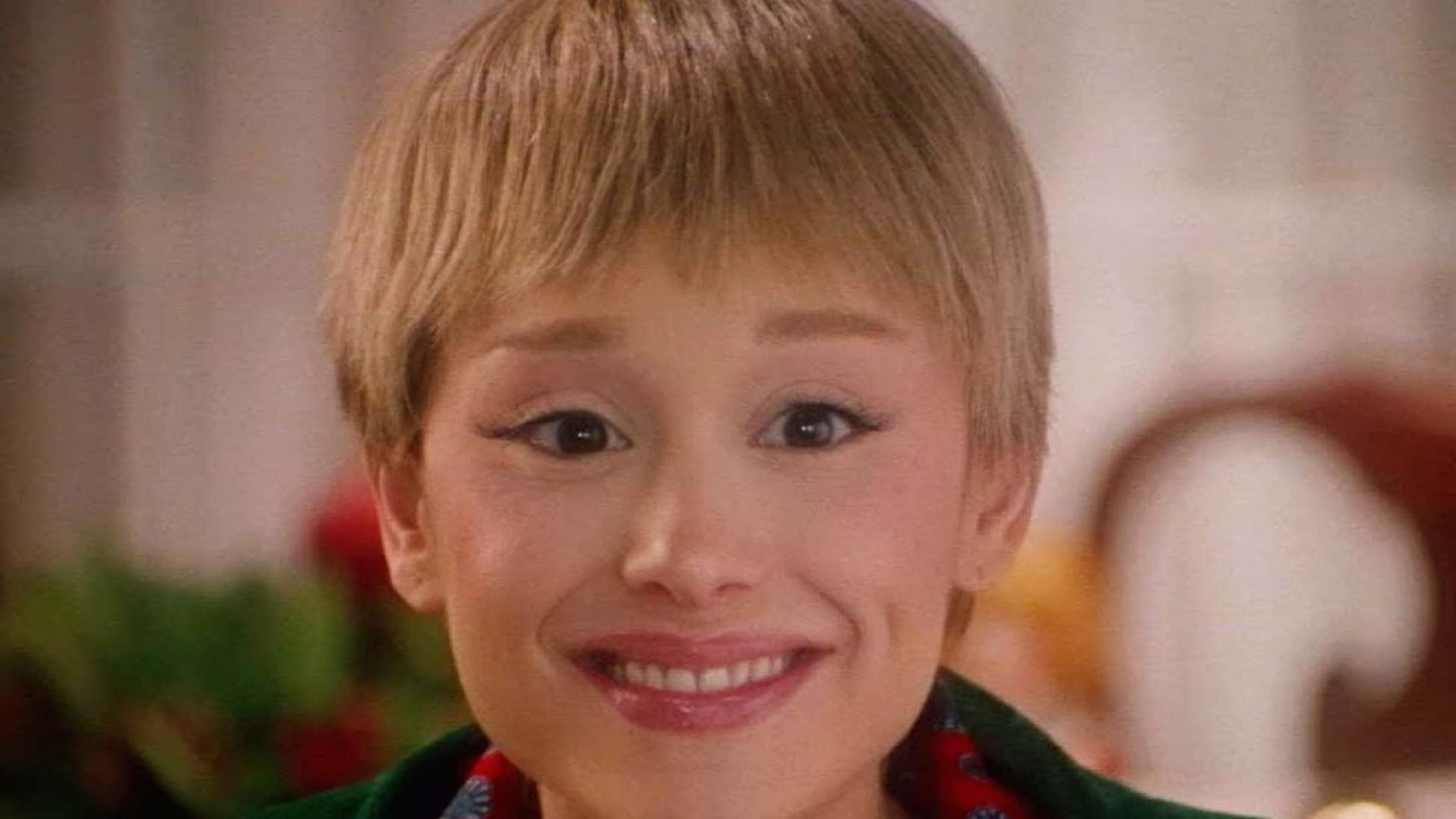 Du har ikke set ‘Alene hjemme’, før du har set den med Ariana Grande og dødsulykker