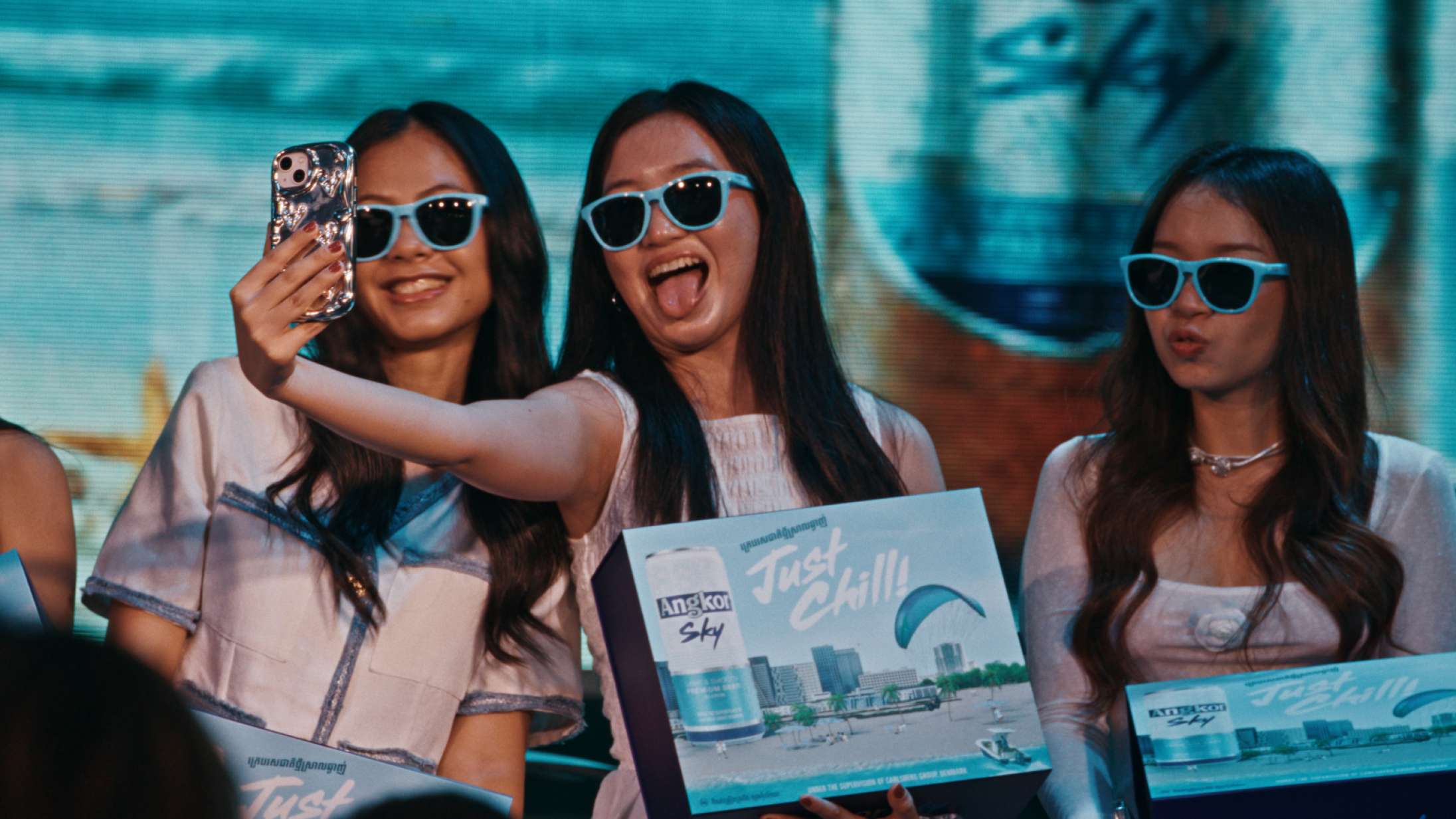 ‘Cambodian Beer Dreams’: Skræmmende dansk dokumentar udstiller et land, hvor druk og drømme er det samme