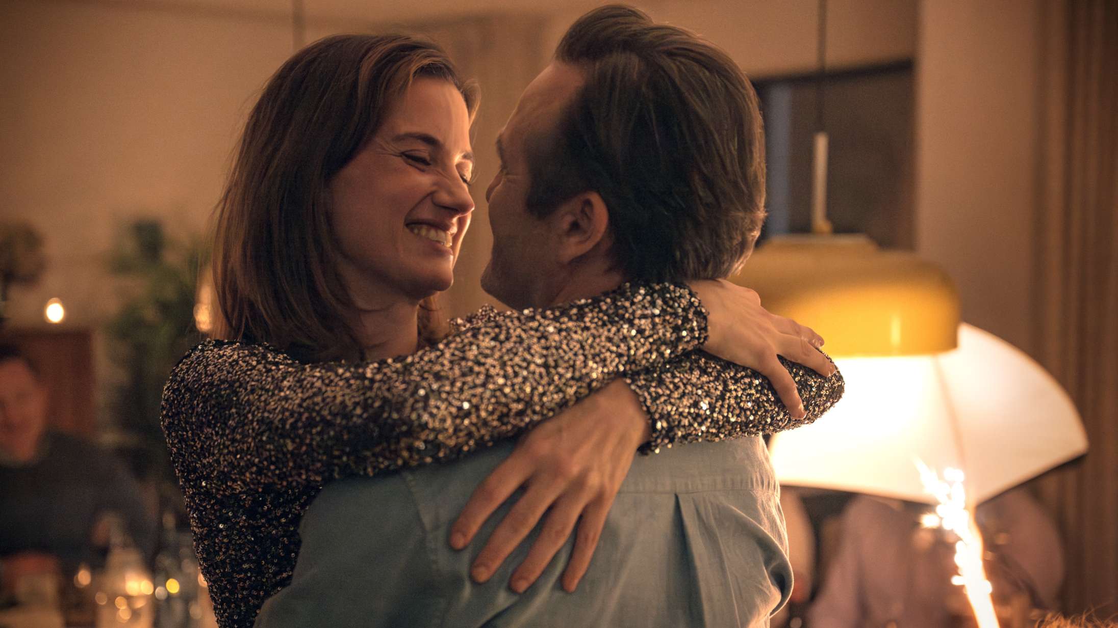 Danica Curcic og Lars Ranthes ægteskab spoleres af MeToo-anklager i traileren til ‘Vores løfte’