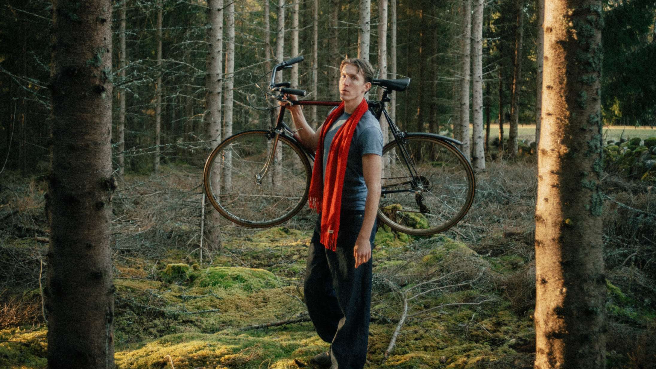 Guzo skriver hits for popeliten – hans nye single lyder også lidt som alle andre