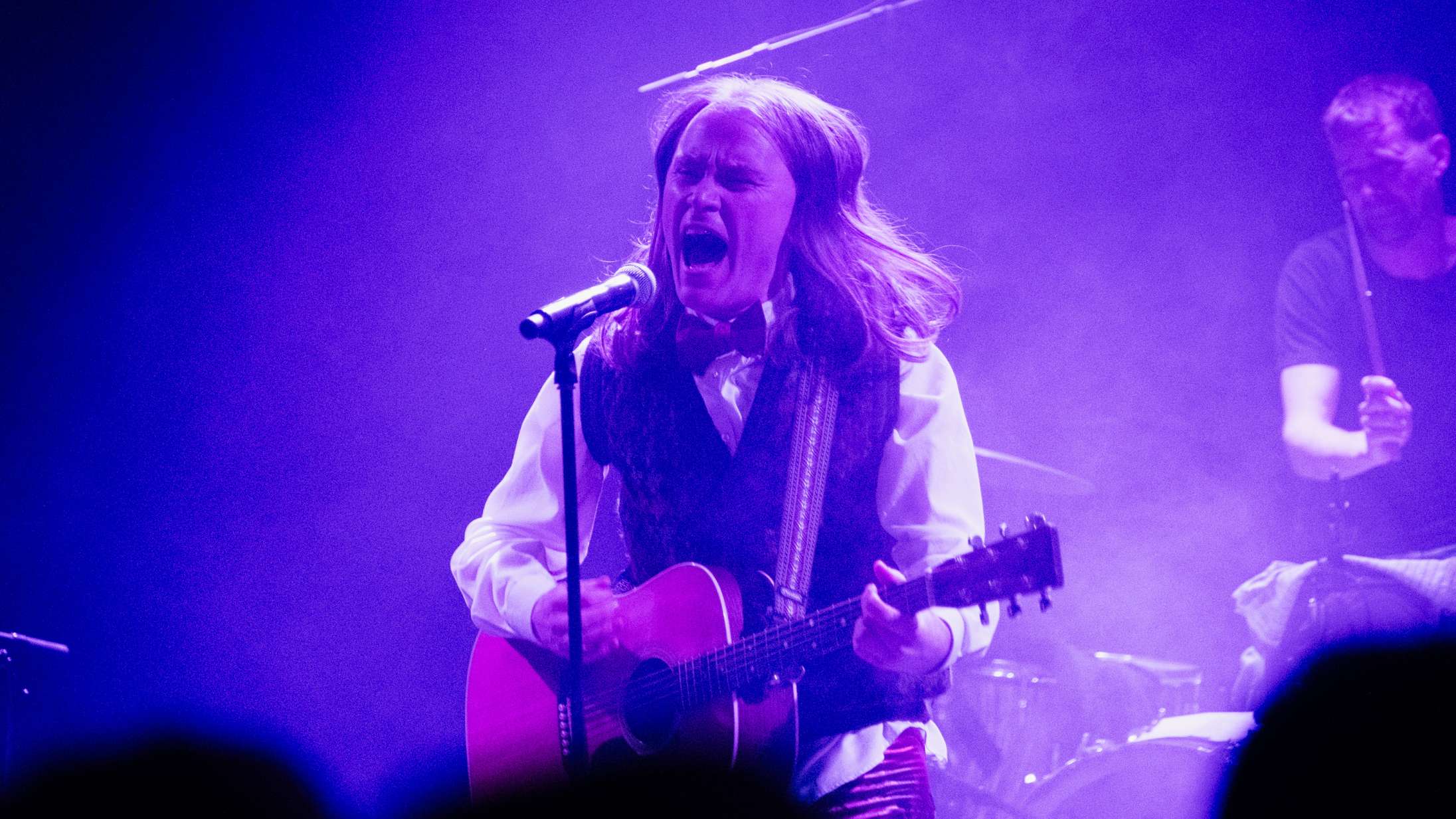 Ingen er mere levende på den danske livescene end Bisse lige nu