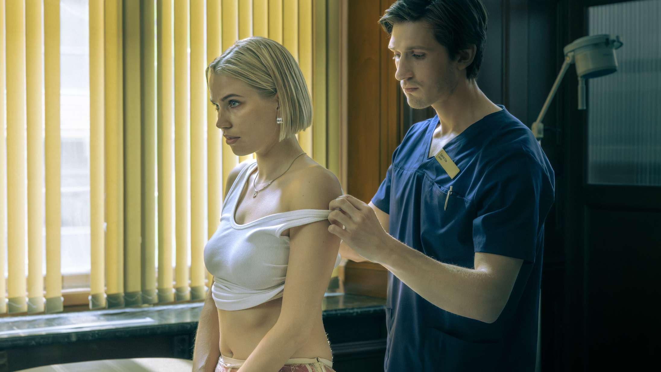 ’Doktor Glas’: Man er revet med hele vejen af svensk thriller med dansk greve