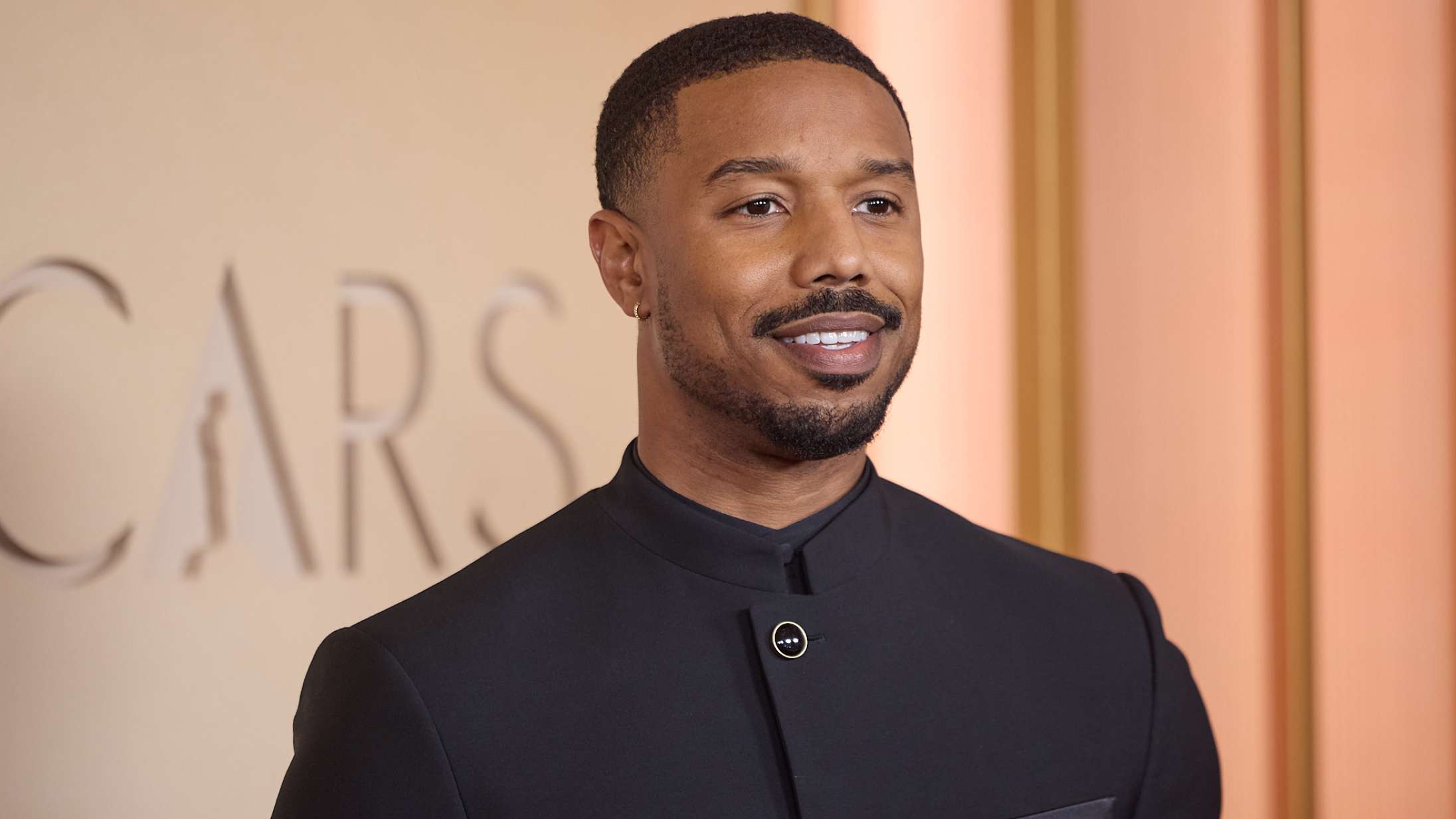 Gæster og personale gik amok, da Michael B. Jordan fejrede Oscar-sejr på burger-restaurant