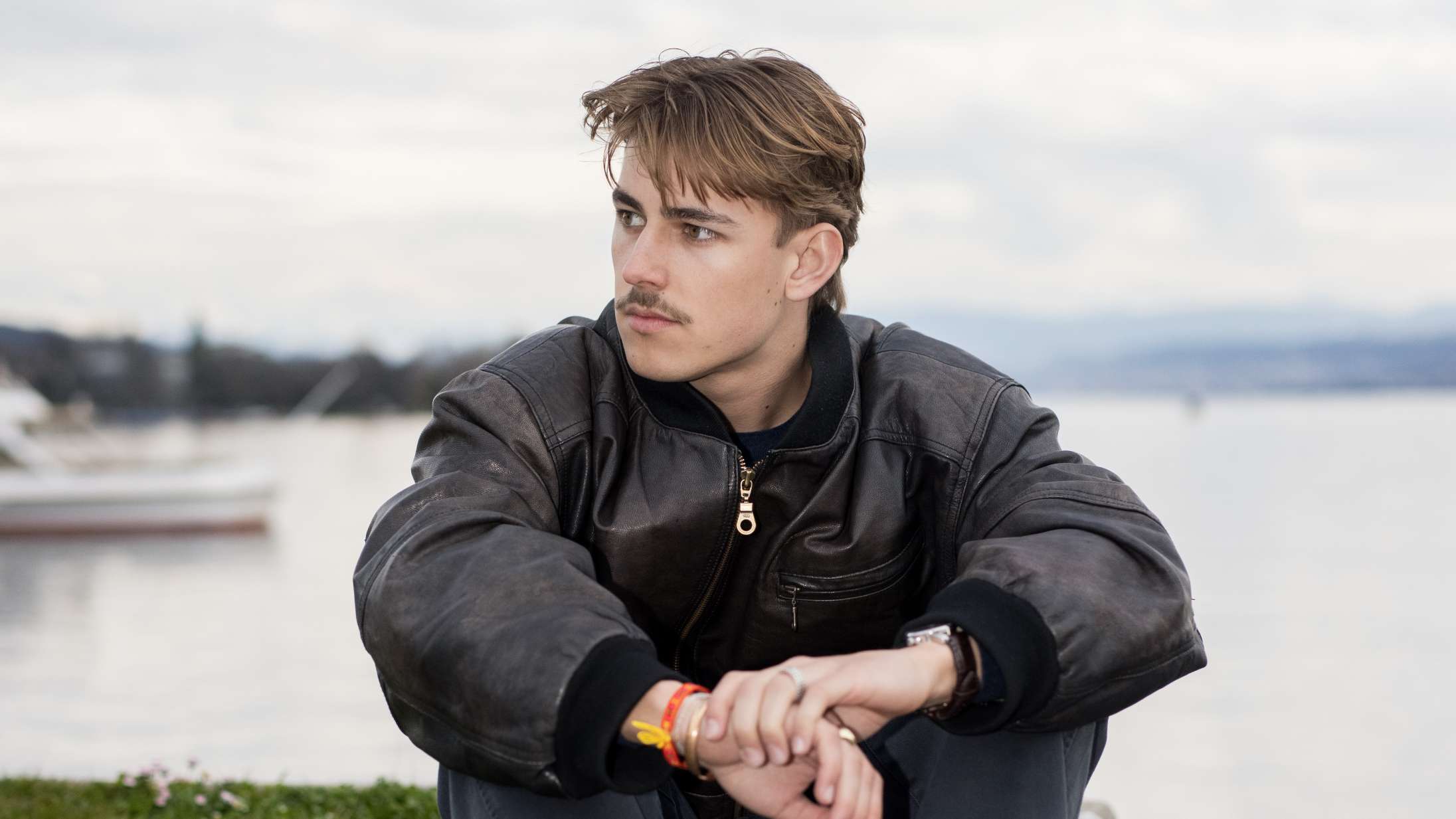 Otte bøger vi vil læse denne måned: Fra 22-årig sensation til David Lynch-mystik og en dansk camgirls deroute