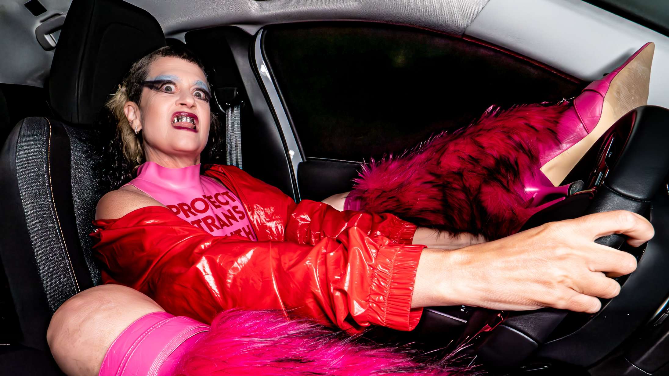 Peaches siger, at verden skal fikses med glidecreme. Jeg tror sgu, at hun har ret