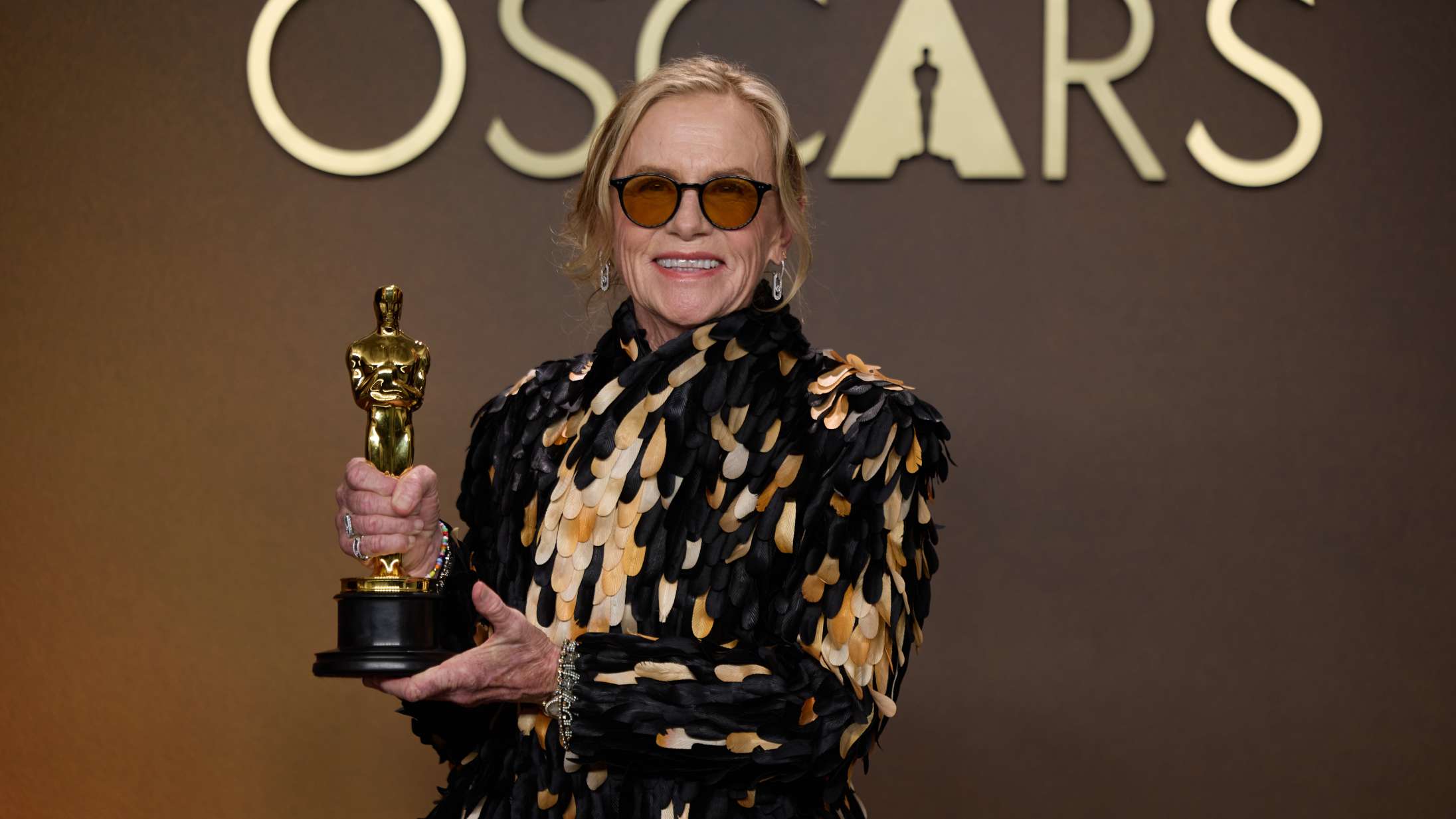 Amy Madigan holdt uimodståelig Oscar-tale efter sin sejr for øjeblikkeligt ikonisk gyserrolle
