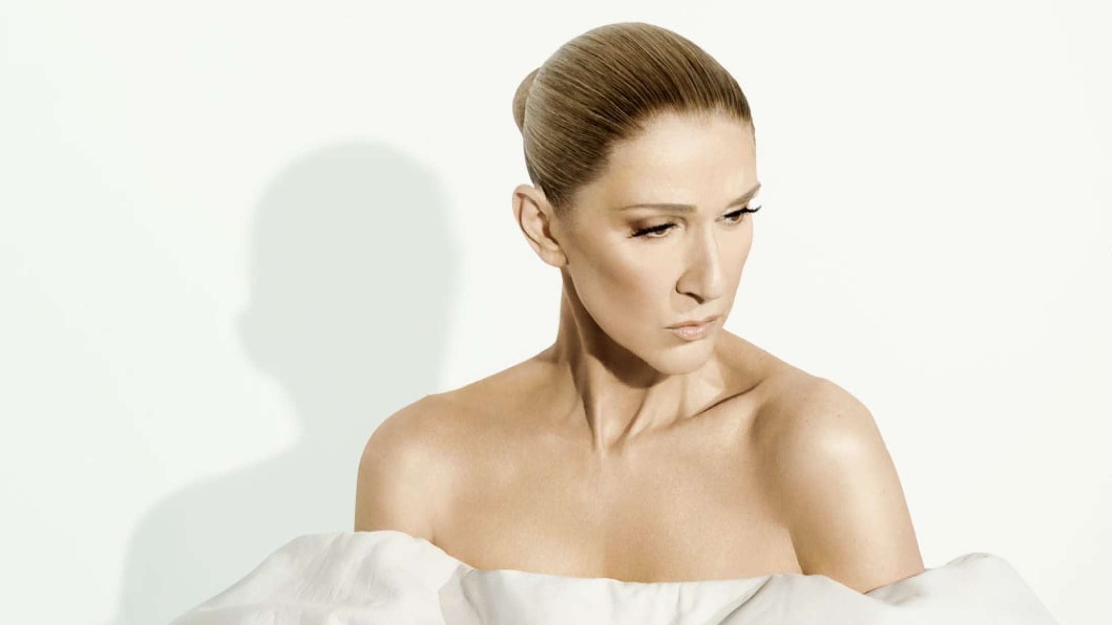 Se Céline Dion rørt til tårer ved første koncert i seks år efter sygdom