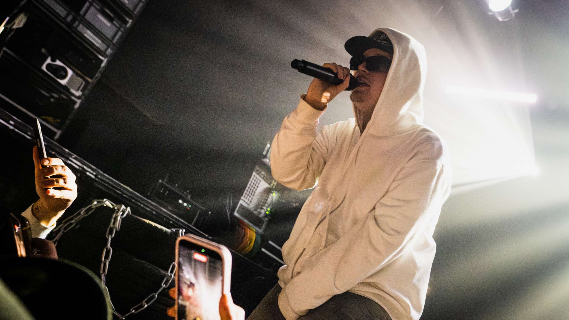 Allerede før Gusto ramte scenen, åbnede de første moshpits – og de stoppede aldrig igen