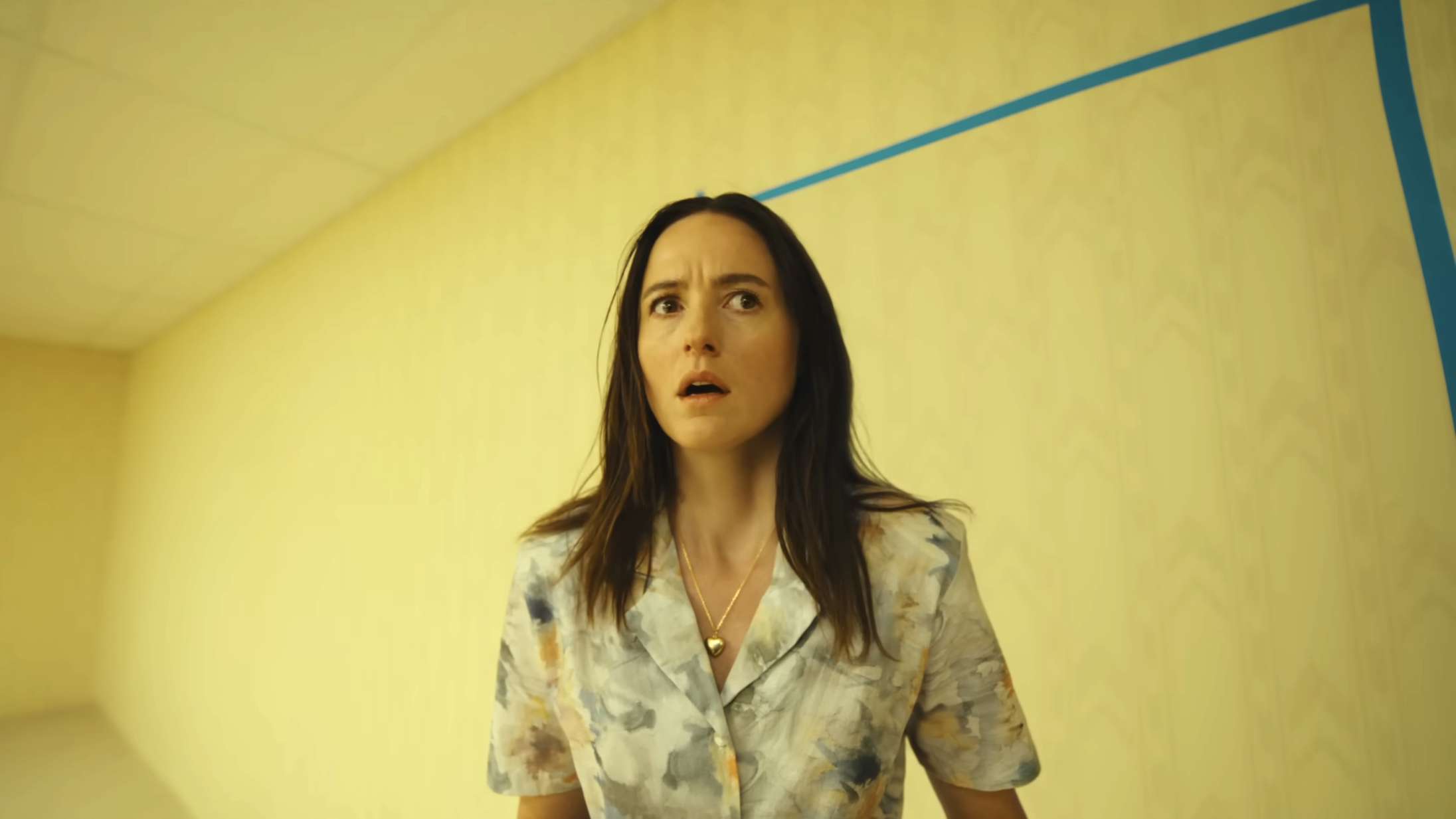 Renate Reinsve træder ind i 20-årig debutants imødesete gyser – se traileren til ‘Backrooms’