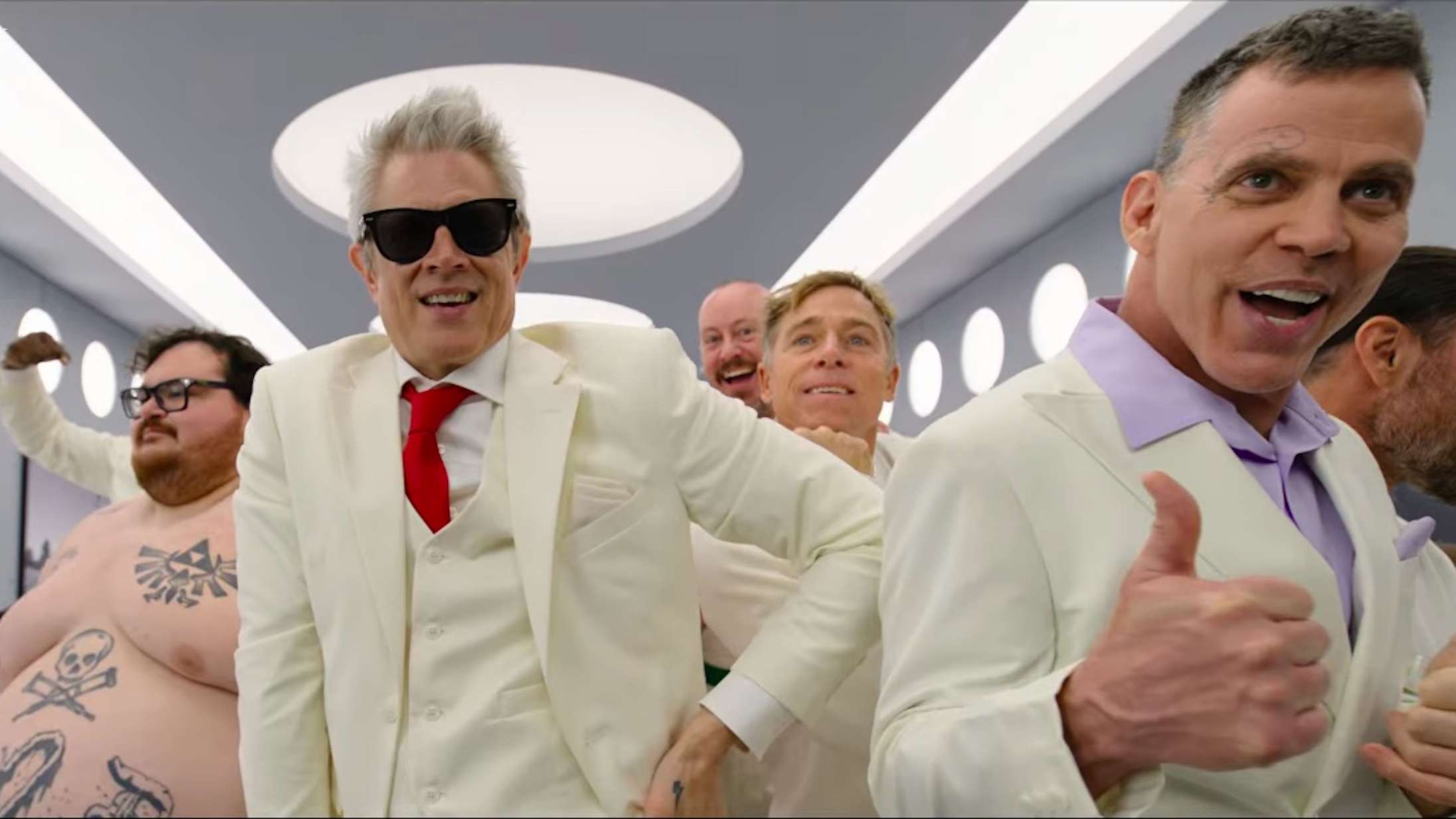 Johnny Knoxville og holdet smadrer deres testikler for sidste gang – se traileren til ’Jackass: Best and Last’