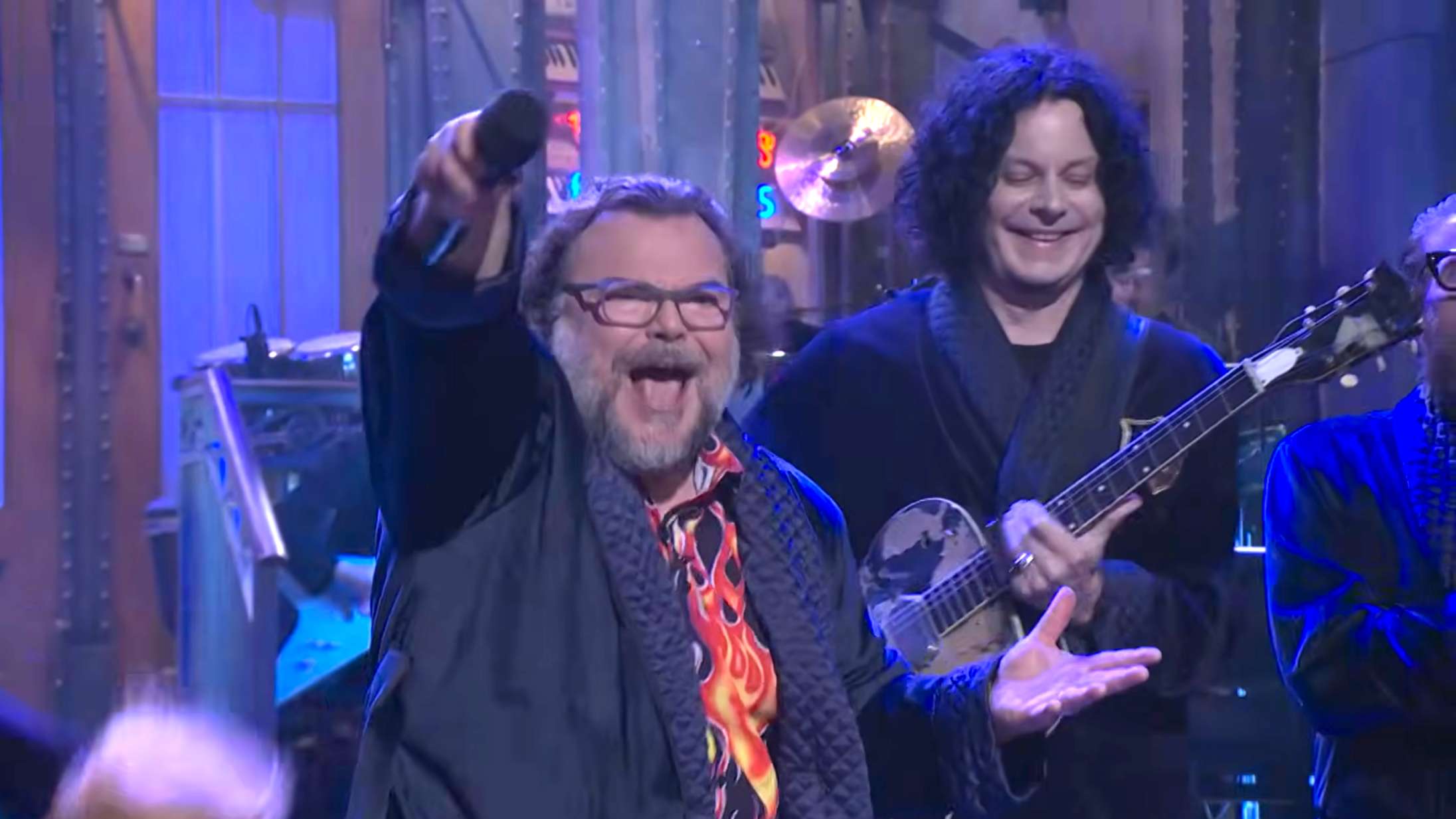Se Jack White og Jack Black spille ‘Seven Nation Army’ sammen i ‘Saturday Night Live’