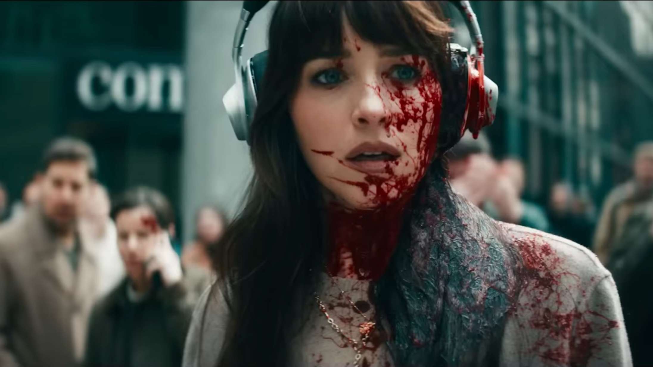 Ny Colleen Hoover-filmatisering er fyldt med sex, uhygge, Dakota Johnson og Anne Hathaway – se traileren her