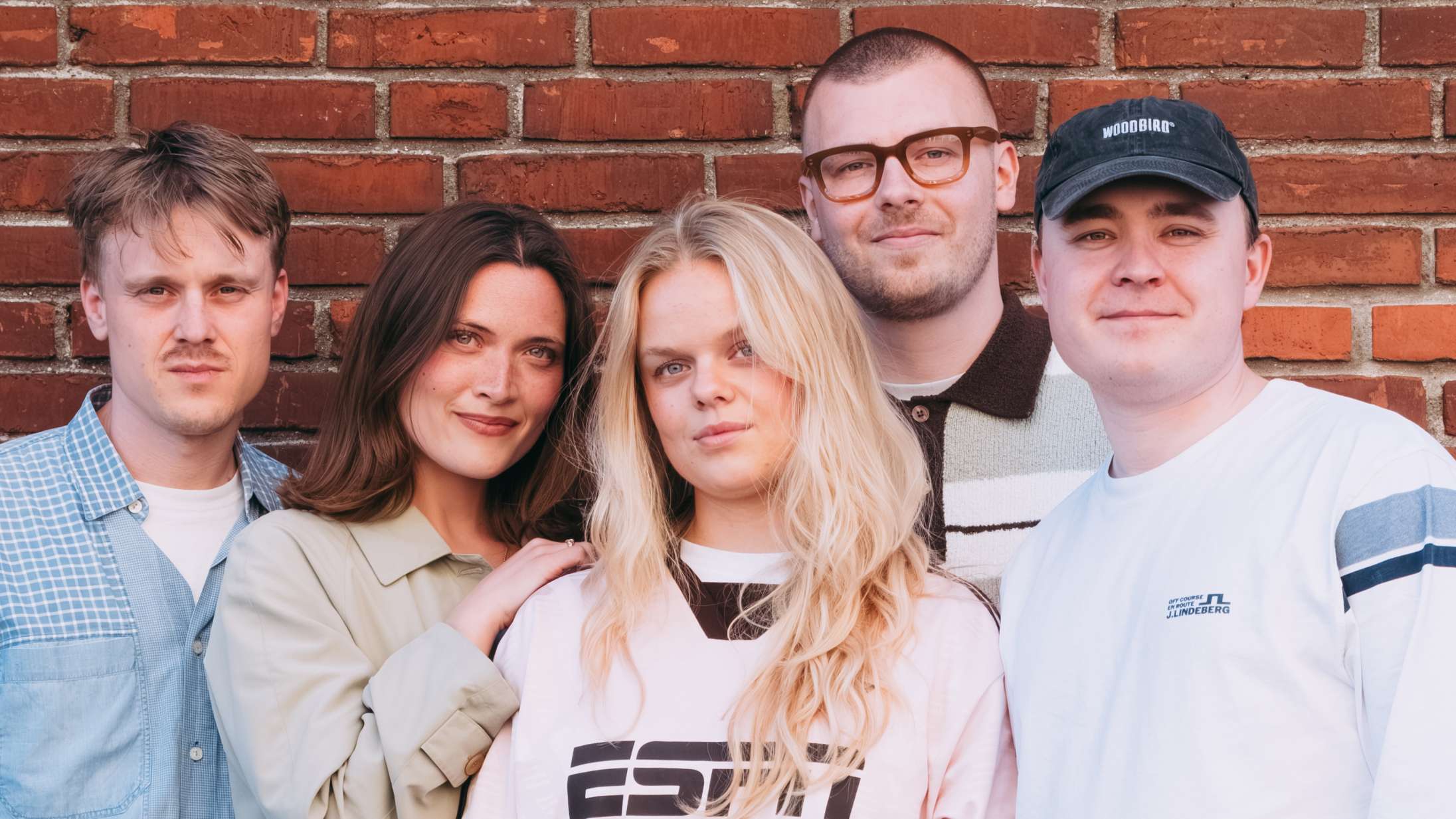 Blæst teamer op med Karoline Mousing på ny single – lyt til ‘Før det kan gå op’
