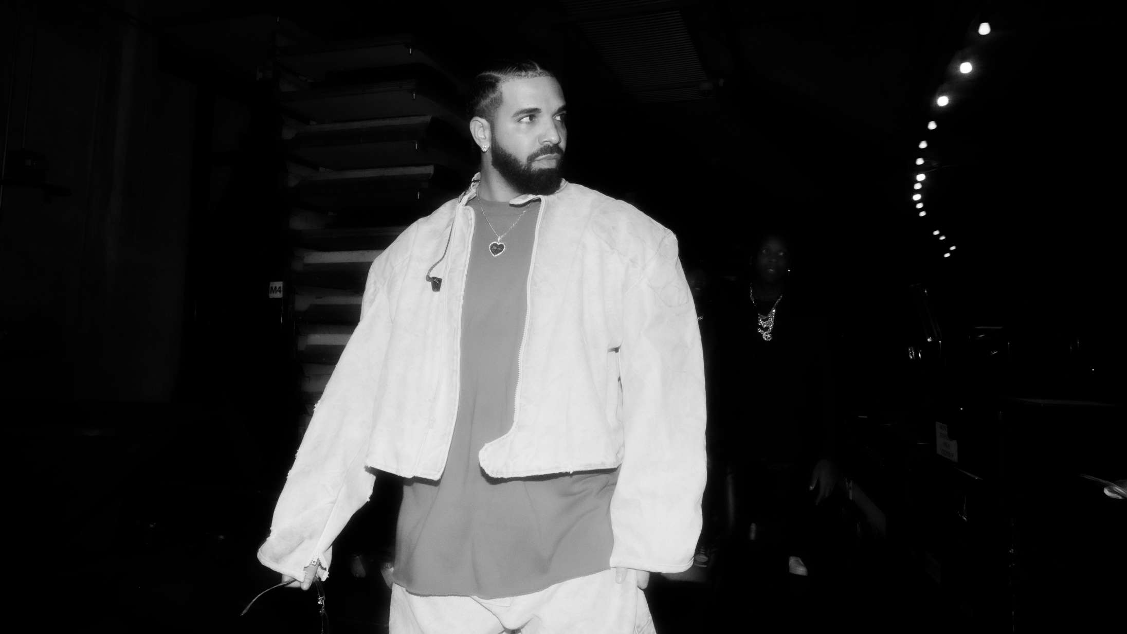 Drake reagerer på at have slået Michael Jacksons hitlisterekord