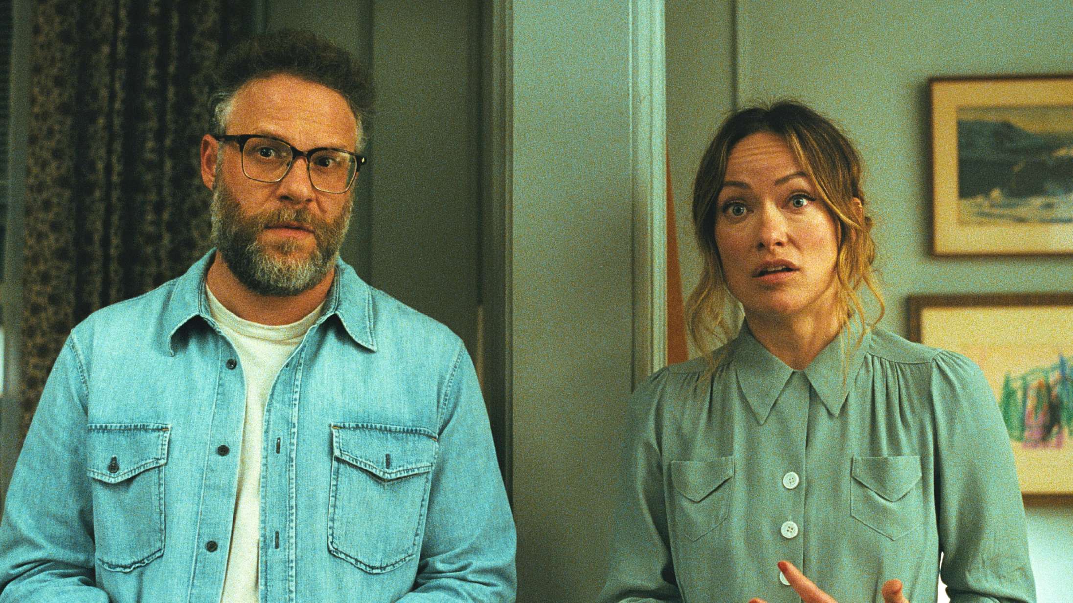 ’The Invite’: Sjældent har en aften været så kaotisk, sjov og ubehagelig som i Olivia Wildes geniale nye film