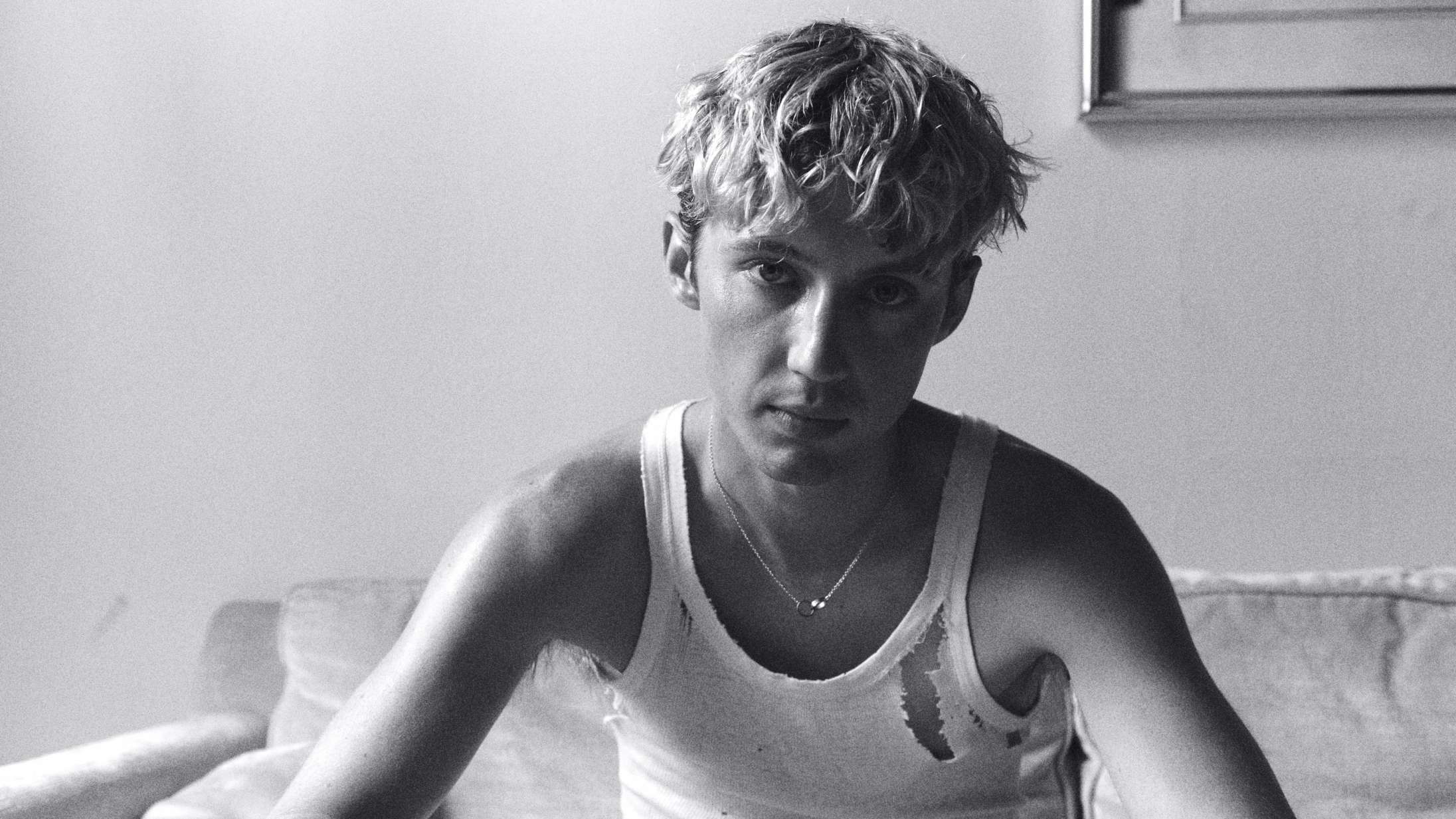Troye Sivan var formentlig den første til at forvandle lige netop den følelse til en popsang