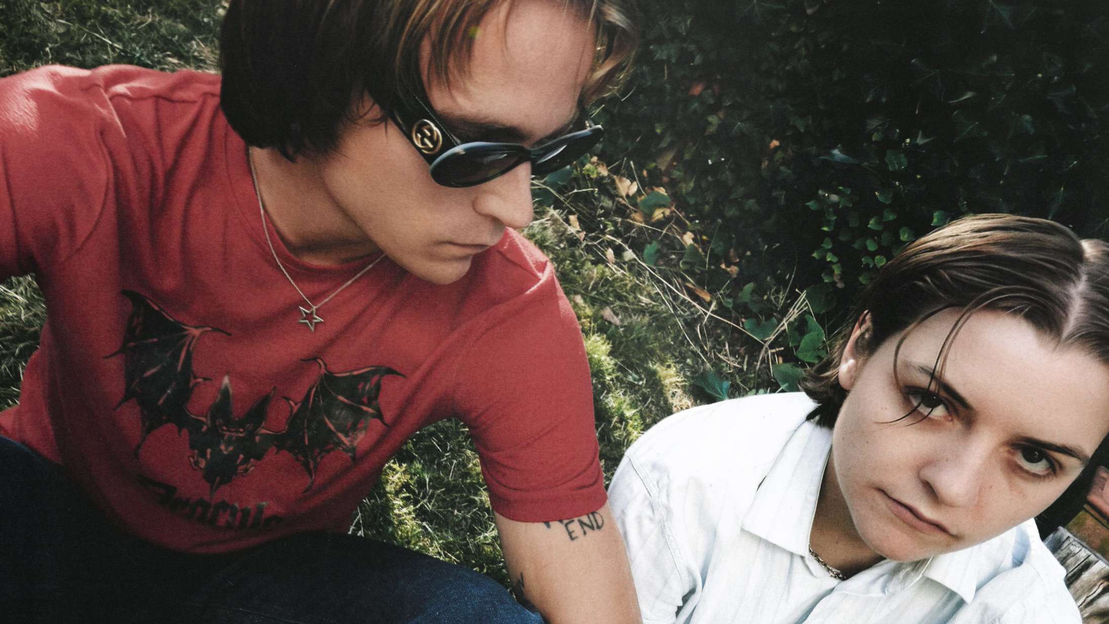Blush okkuperer deres eget romantiske sted i dansk indie. Nu har de lavet en perfekt popsang