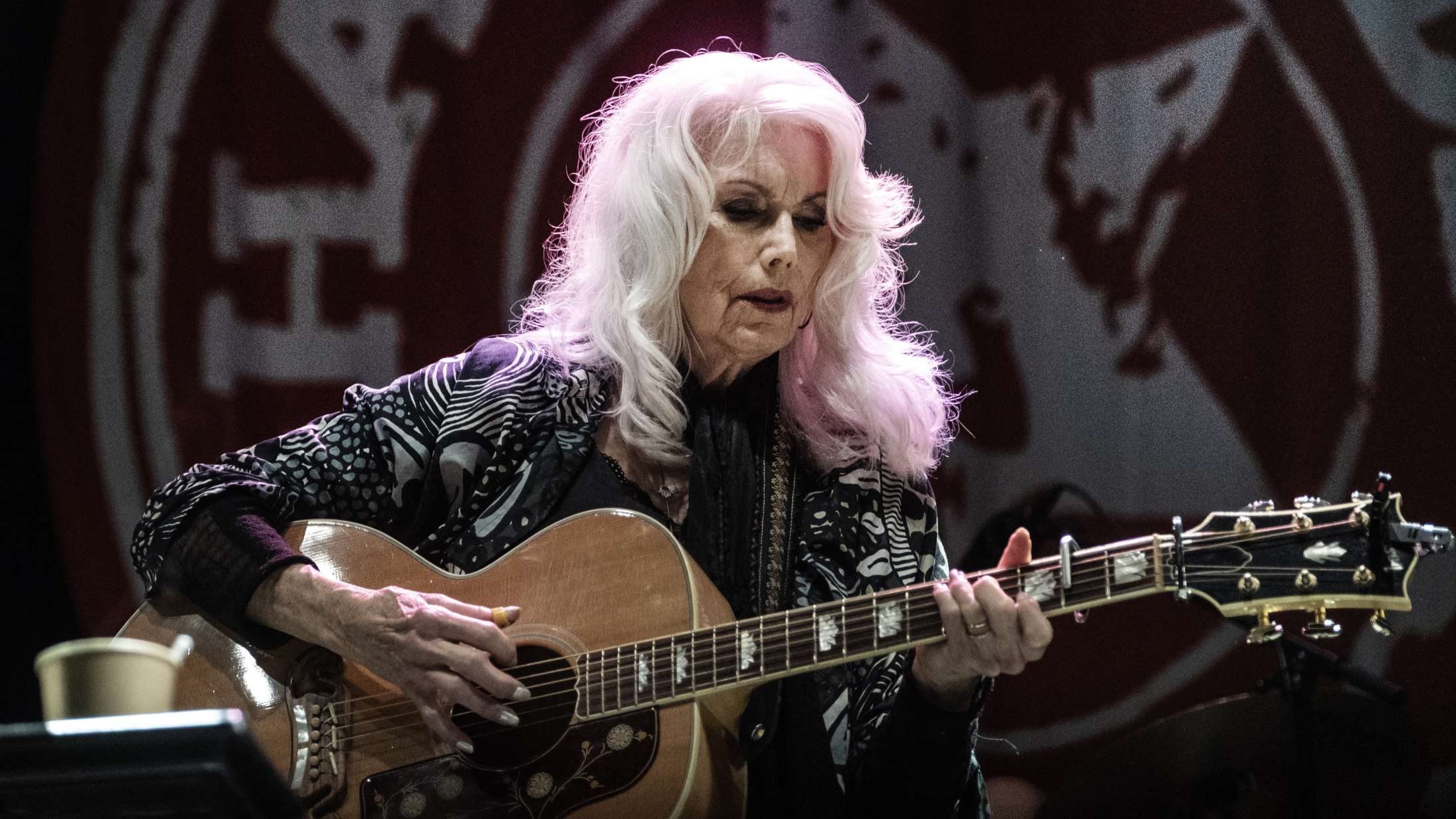 Tønder Festival: Emmylou Harris’ magiske afskedskoncert kunne ikke være faldet på et mere potent tidspunkt