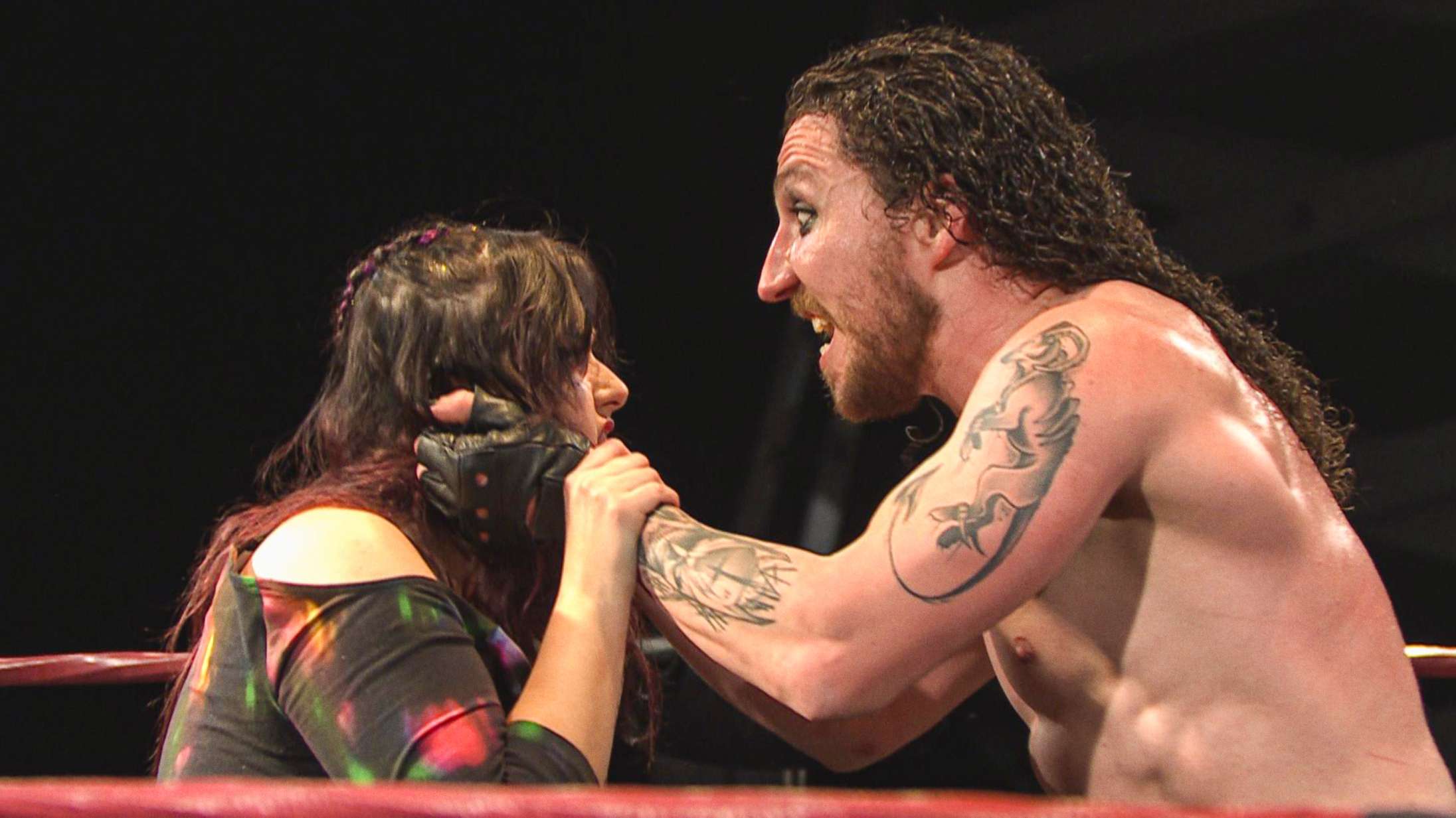 ‘Wrestlingterapi’s modige unge bodyslammer dig direkte i hjertet