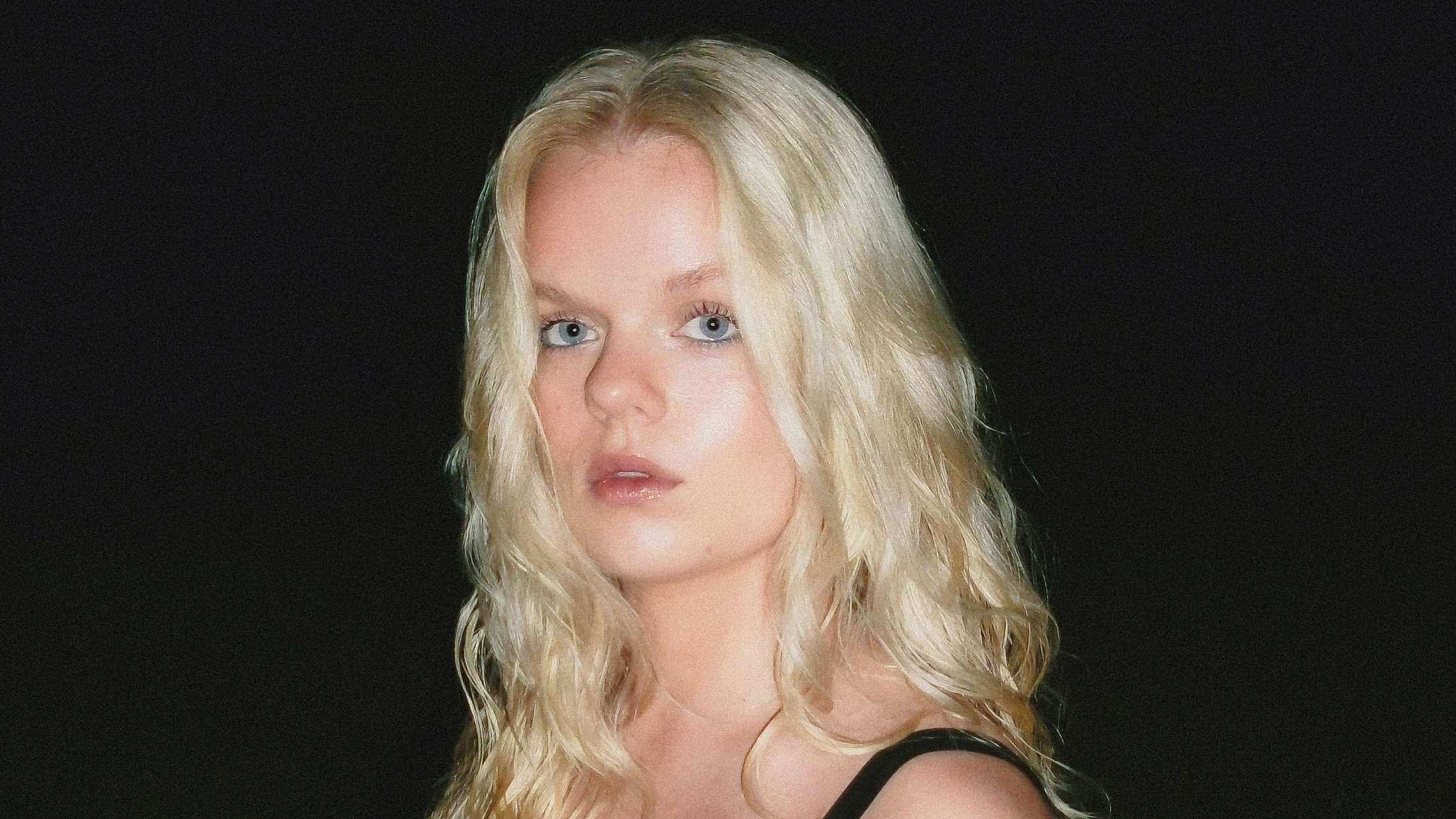 Karoline Mousings nye single genopliver en lyd, jeg ikke vidste, jeg savnede